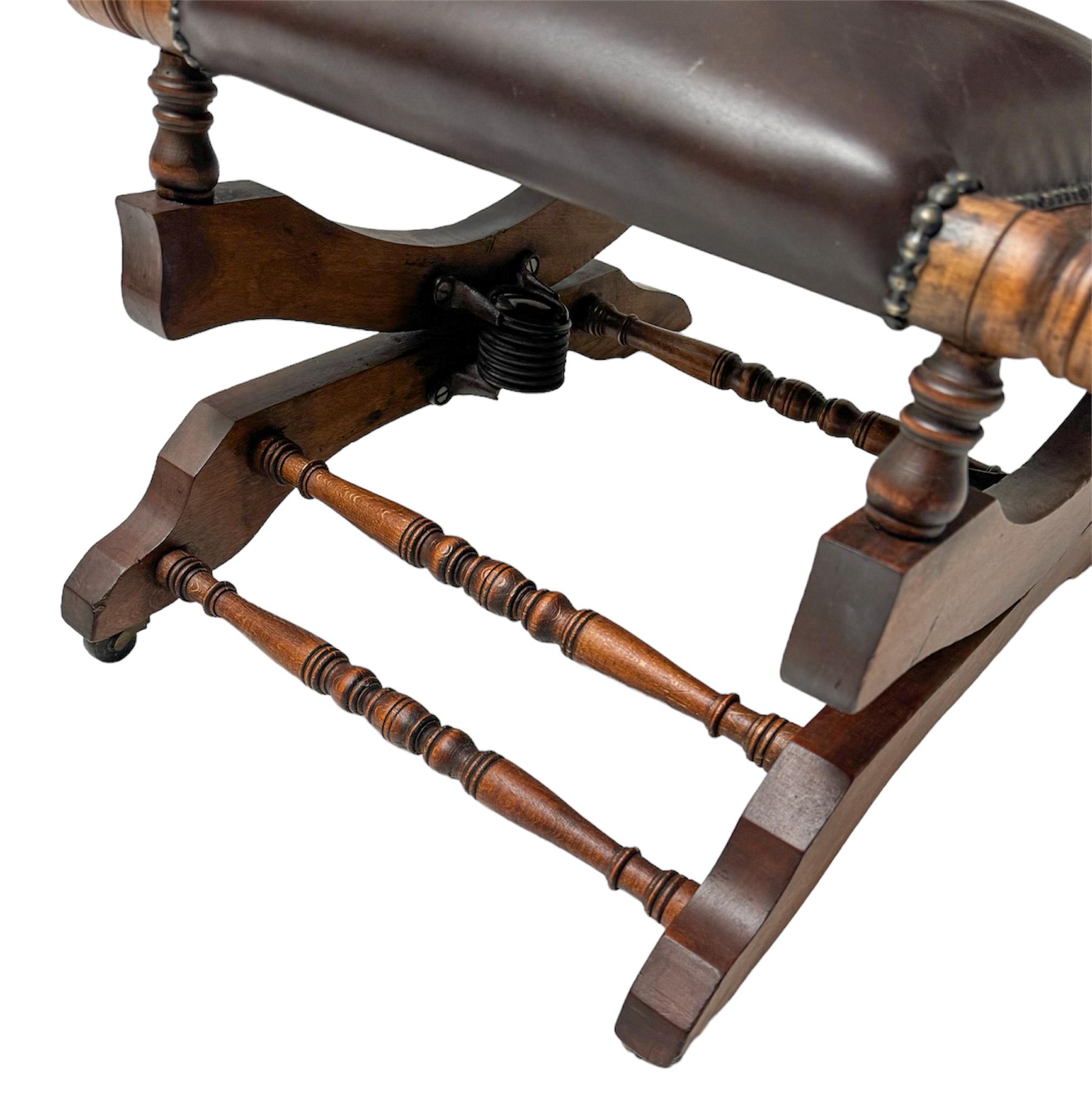 English Victorian Rocking Chair with Leather Upholstery, 1890s For Sale 2