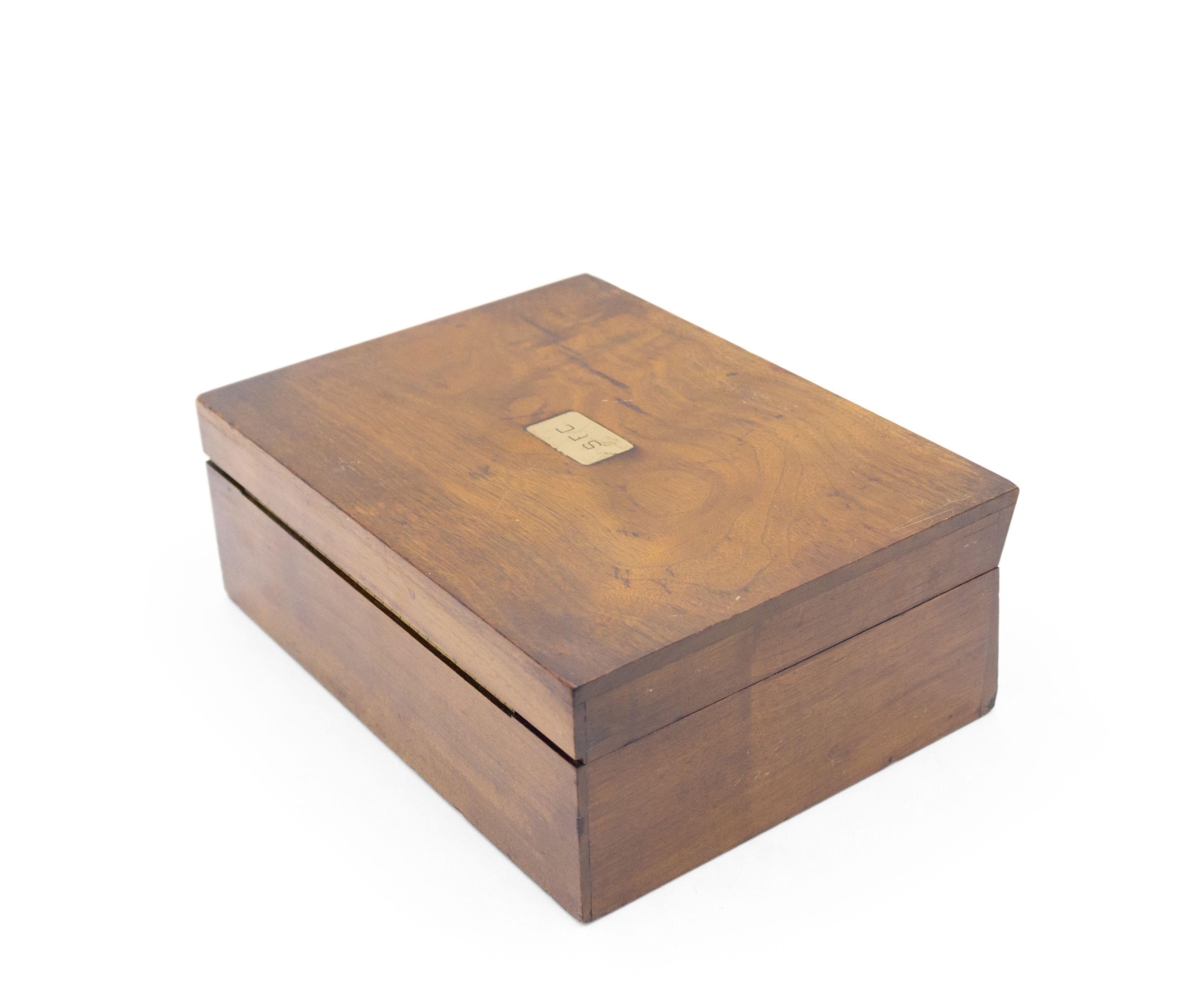 English Victorian Rosewood Box In Good Condition For Sale In New York, NY