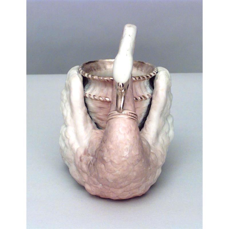 Vaso vittoriano in porcellana Royal Worcester a forma di cigno con ali.