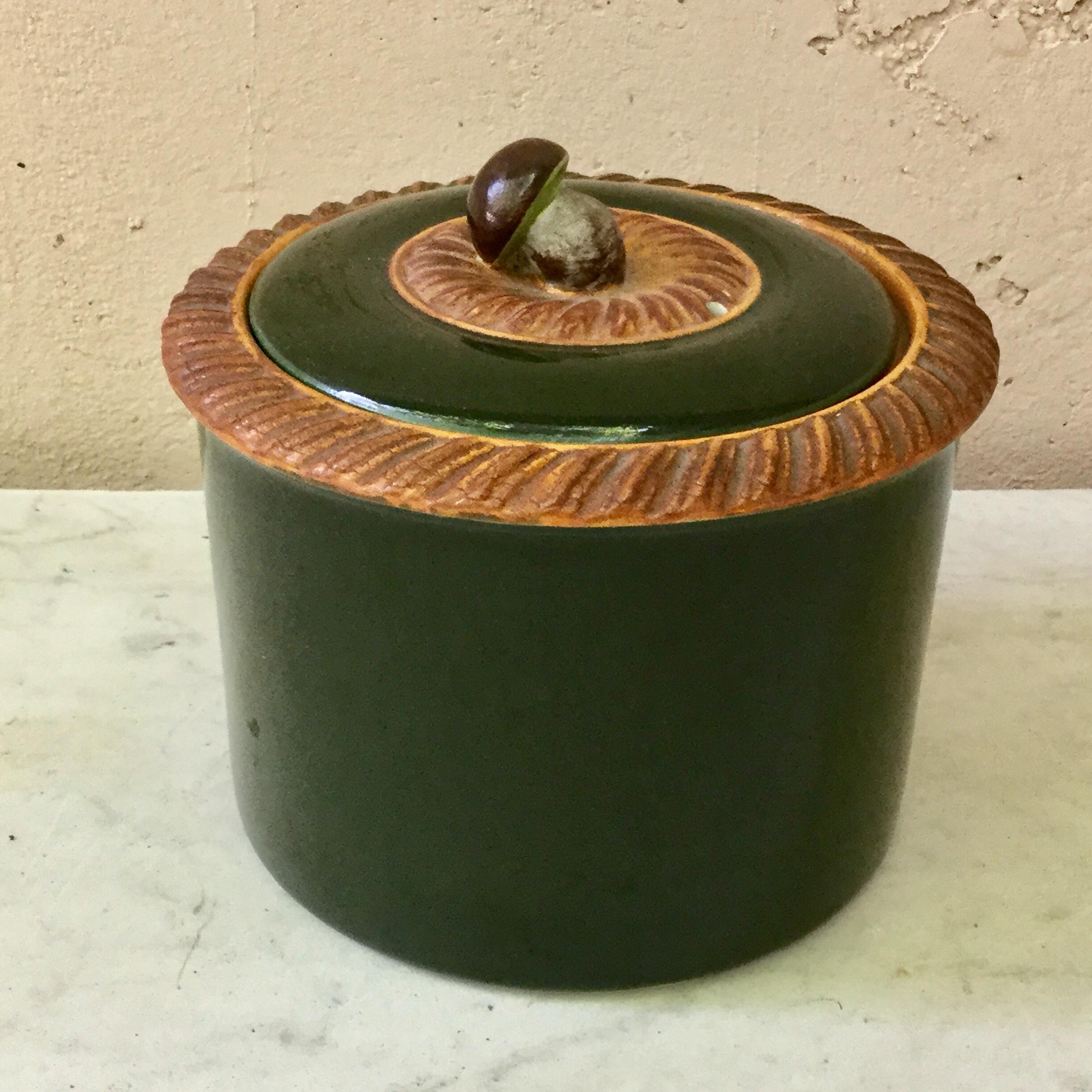 English Victorian Sardine Box with Shell, circa 1890 For Sale 1
