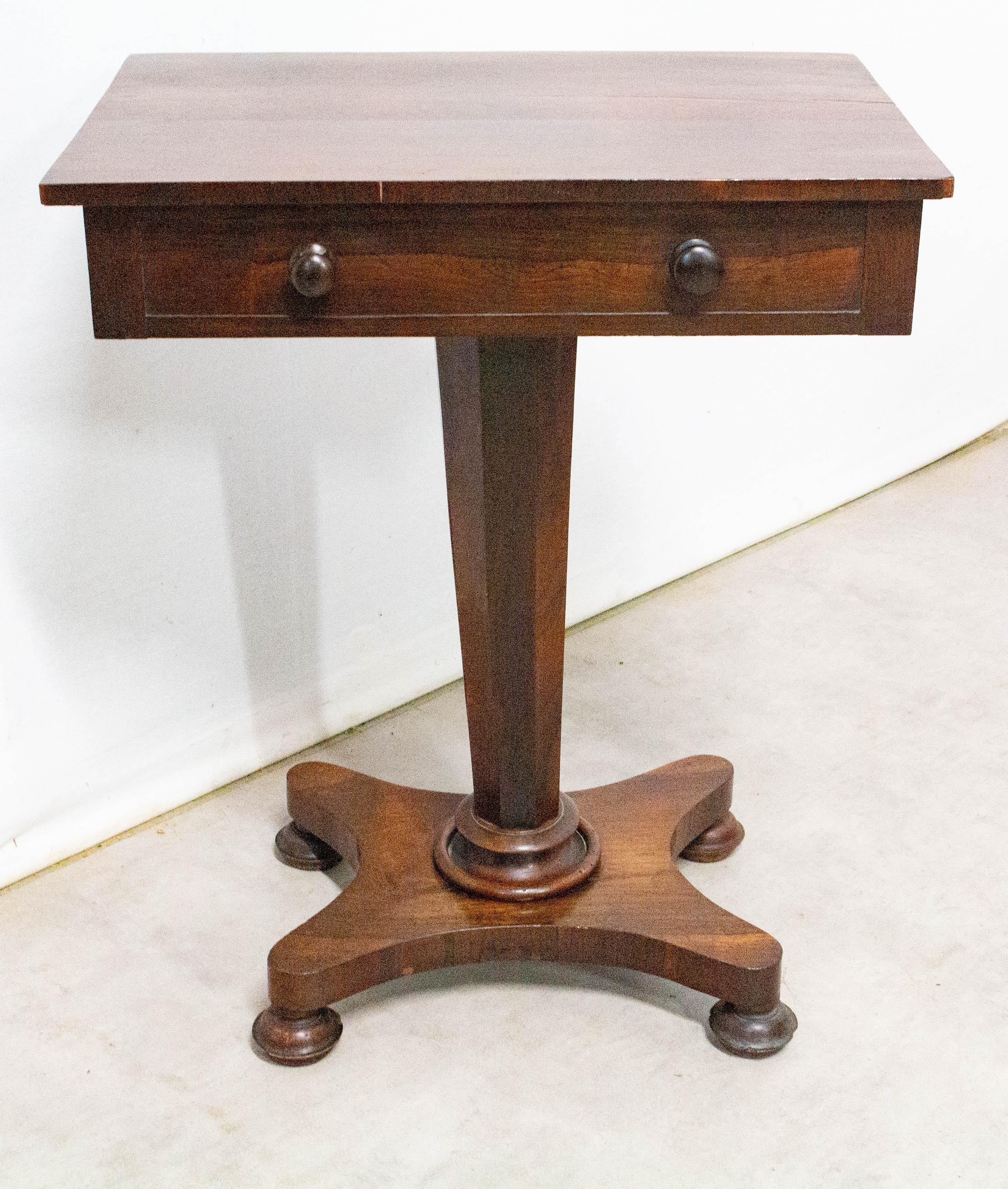 English Victorian Sellette Side Table, Mid-19th Century For Sale 2