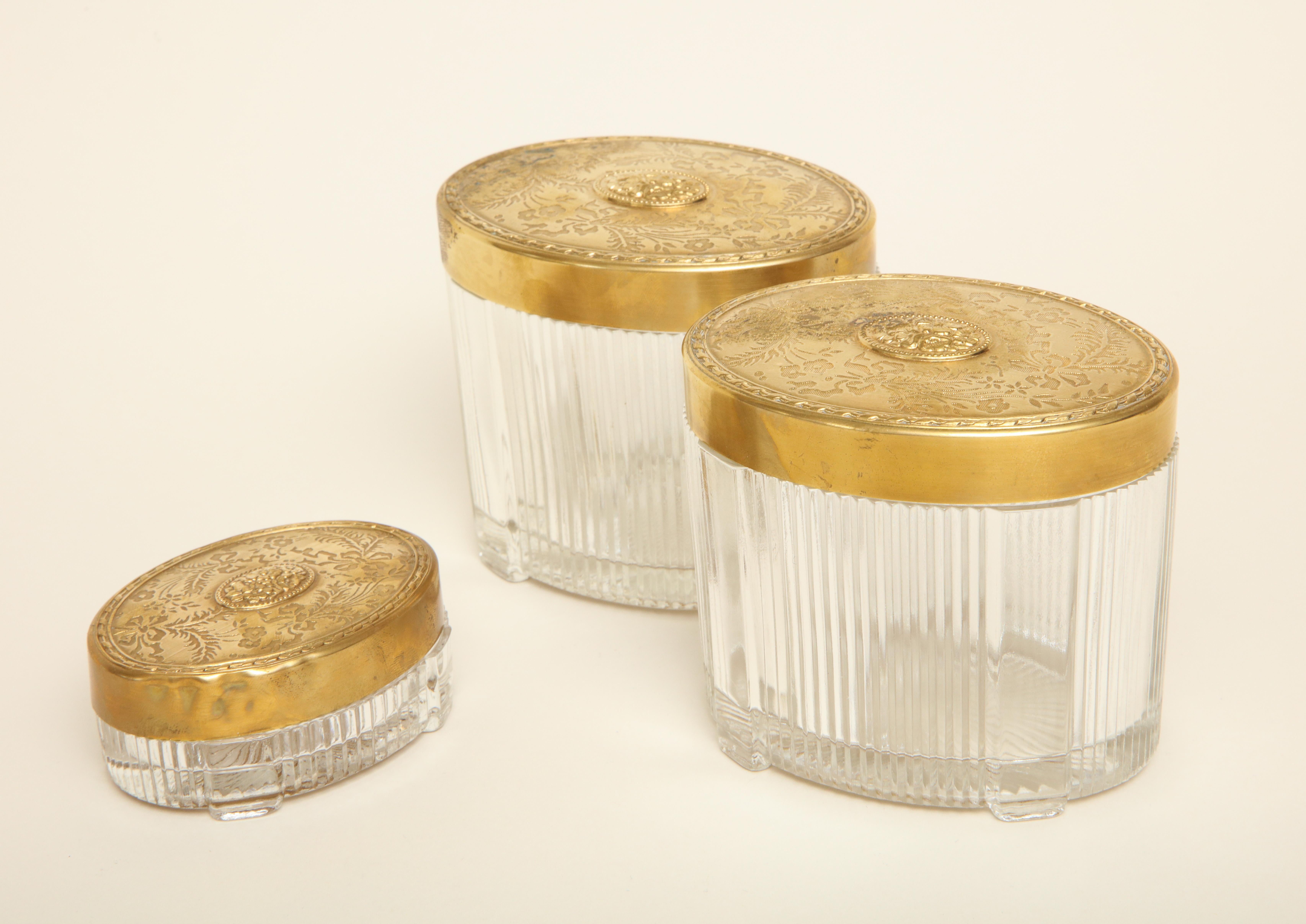 20th Century English Victorian Set of 3 Vanity Jars For Sale