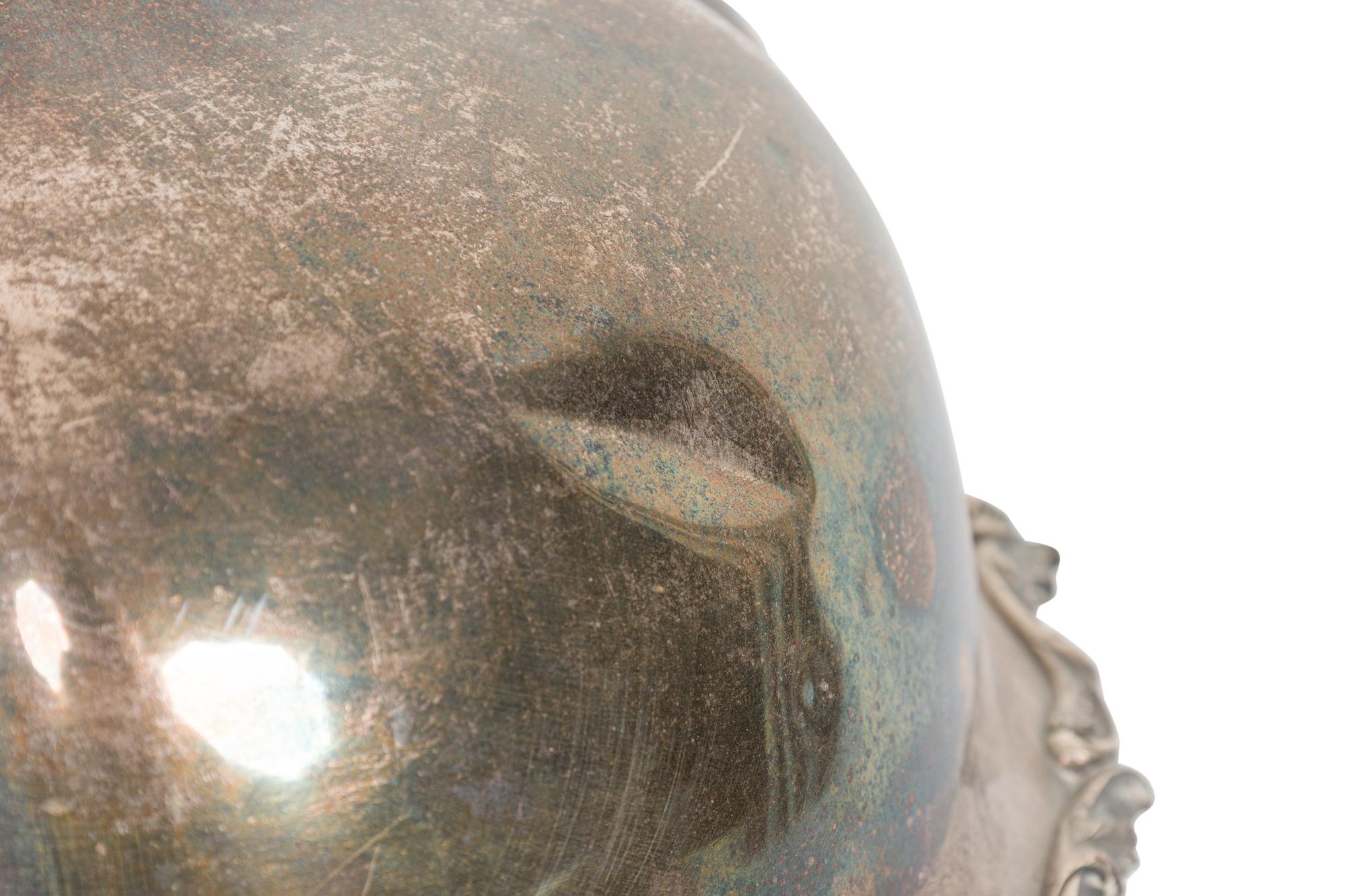 Cloche anglaise victorienne en argent Bon état - En vente à Queens, NY