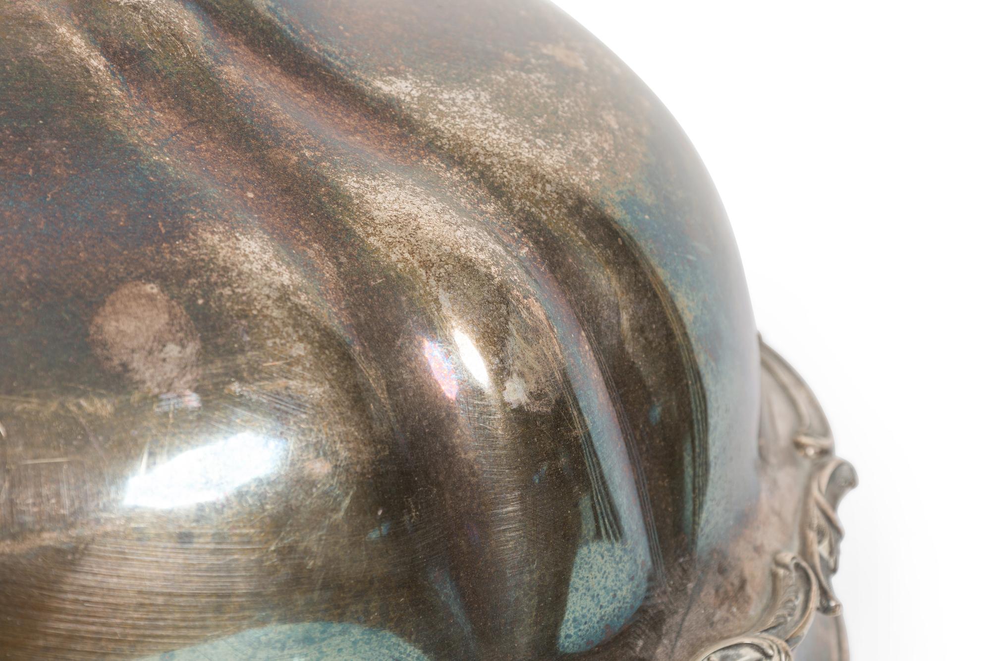 Cloche anglaise victorienne en argent en vente 1
