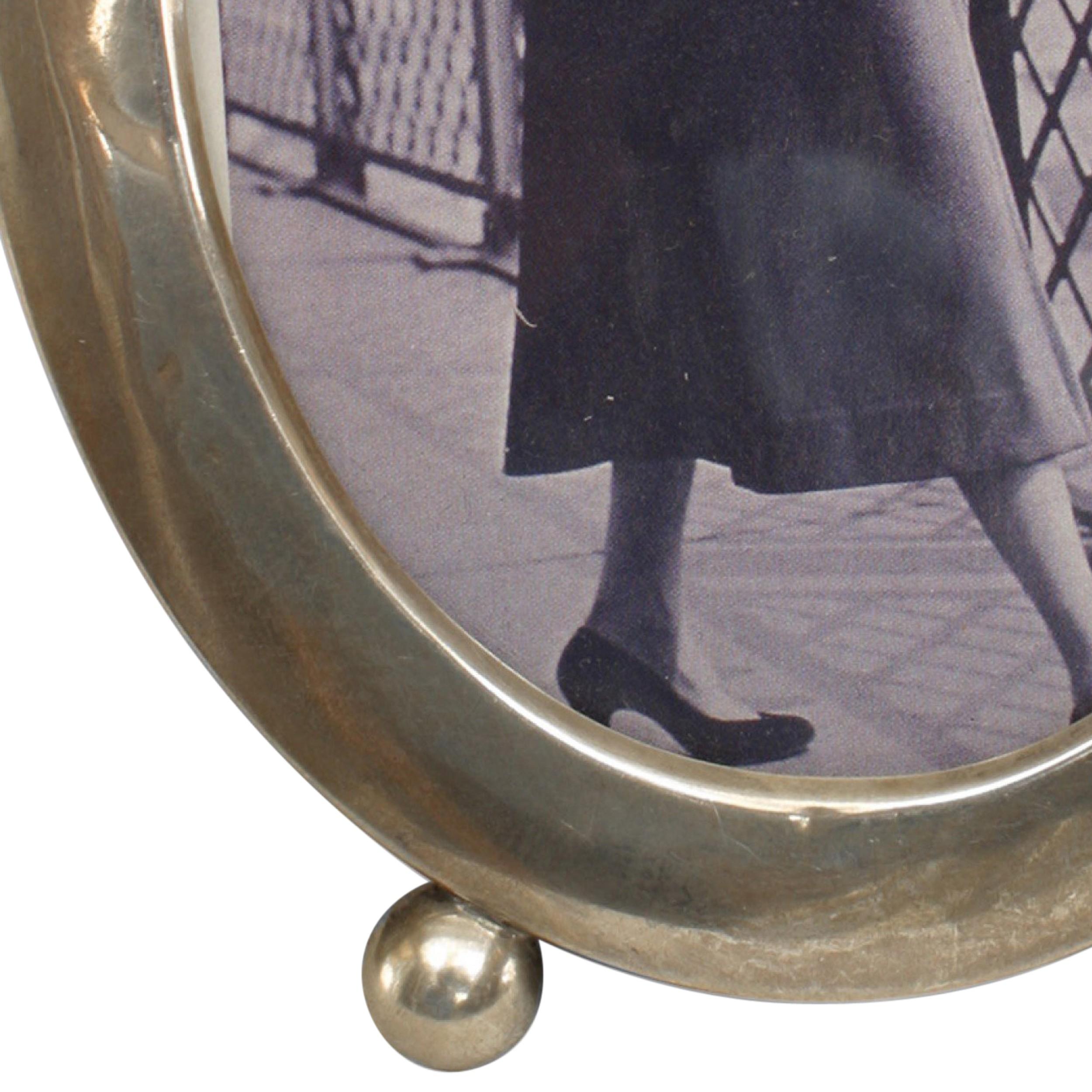 Hand-Crafted English Victorian Silver Oval Picture Frame For Sale