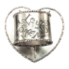 Rond de serviette anglais victorien en métal argenté Rond de serviette anglais victorien en métal argenté