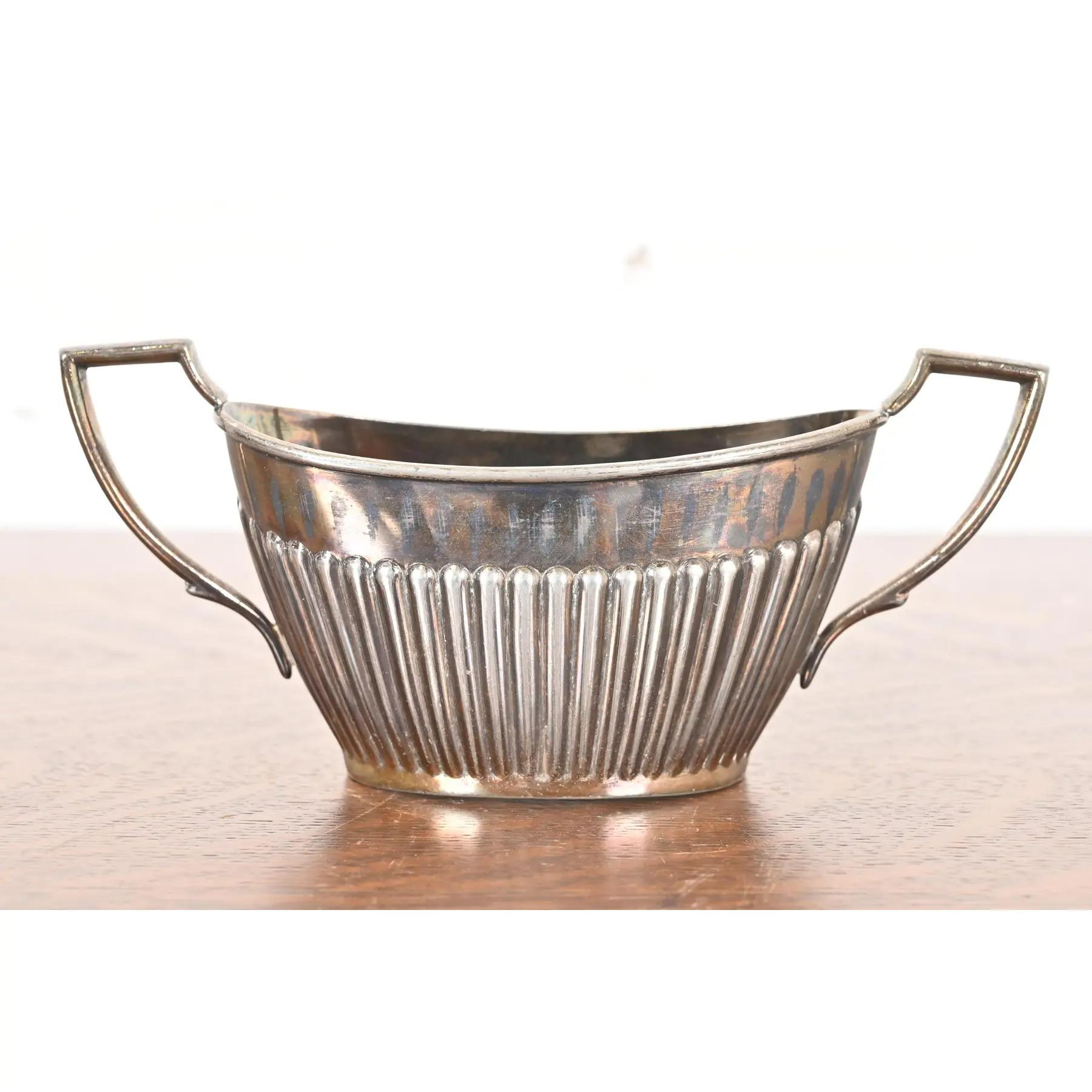 Servizio da tè e caffè inglese vittoriano in silverplate in vendita 2