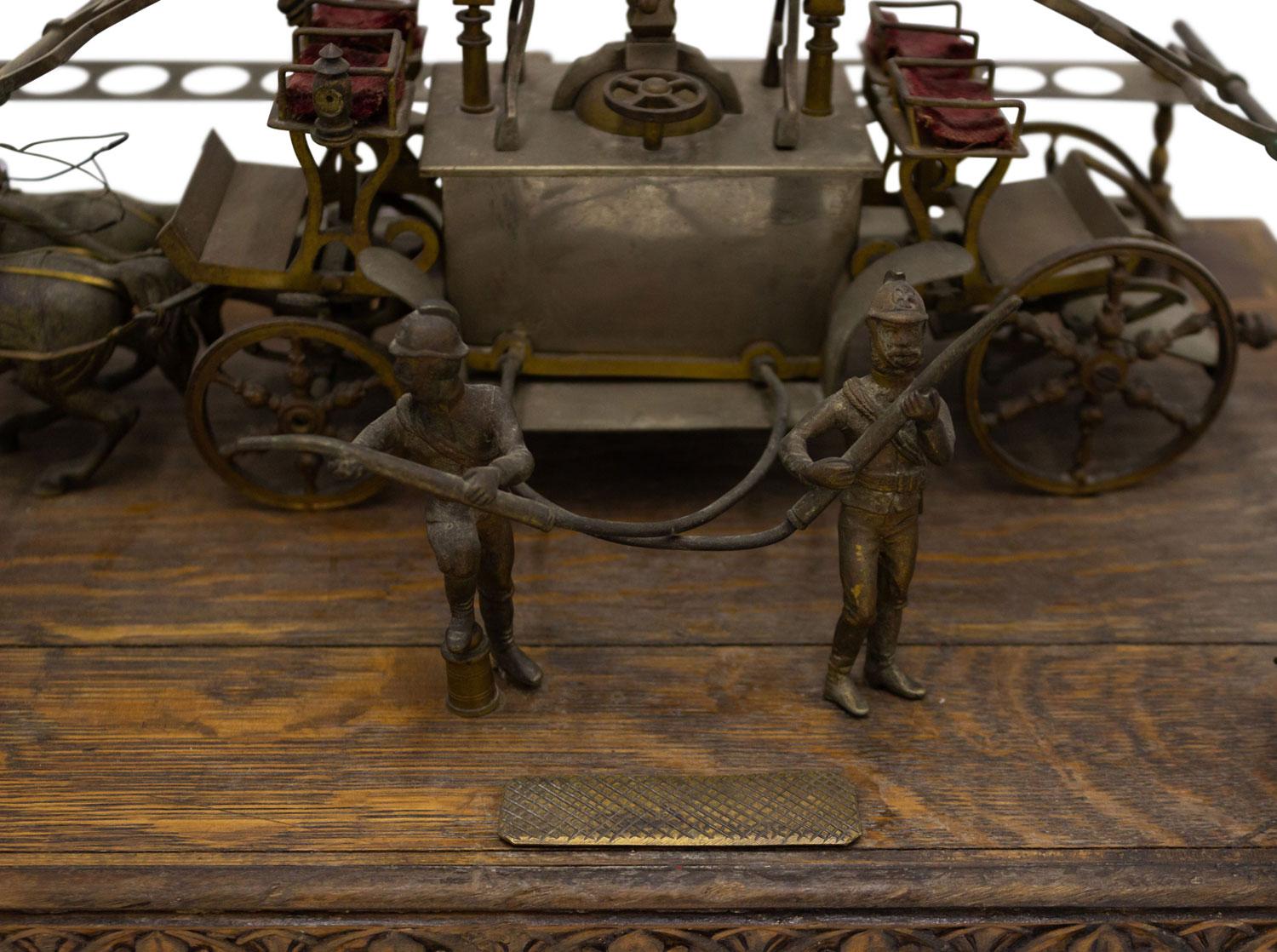 Vittoriano English Victorian Smoking Stand with Carriage Figure in vendita