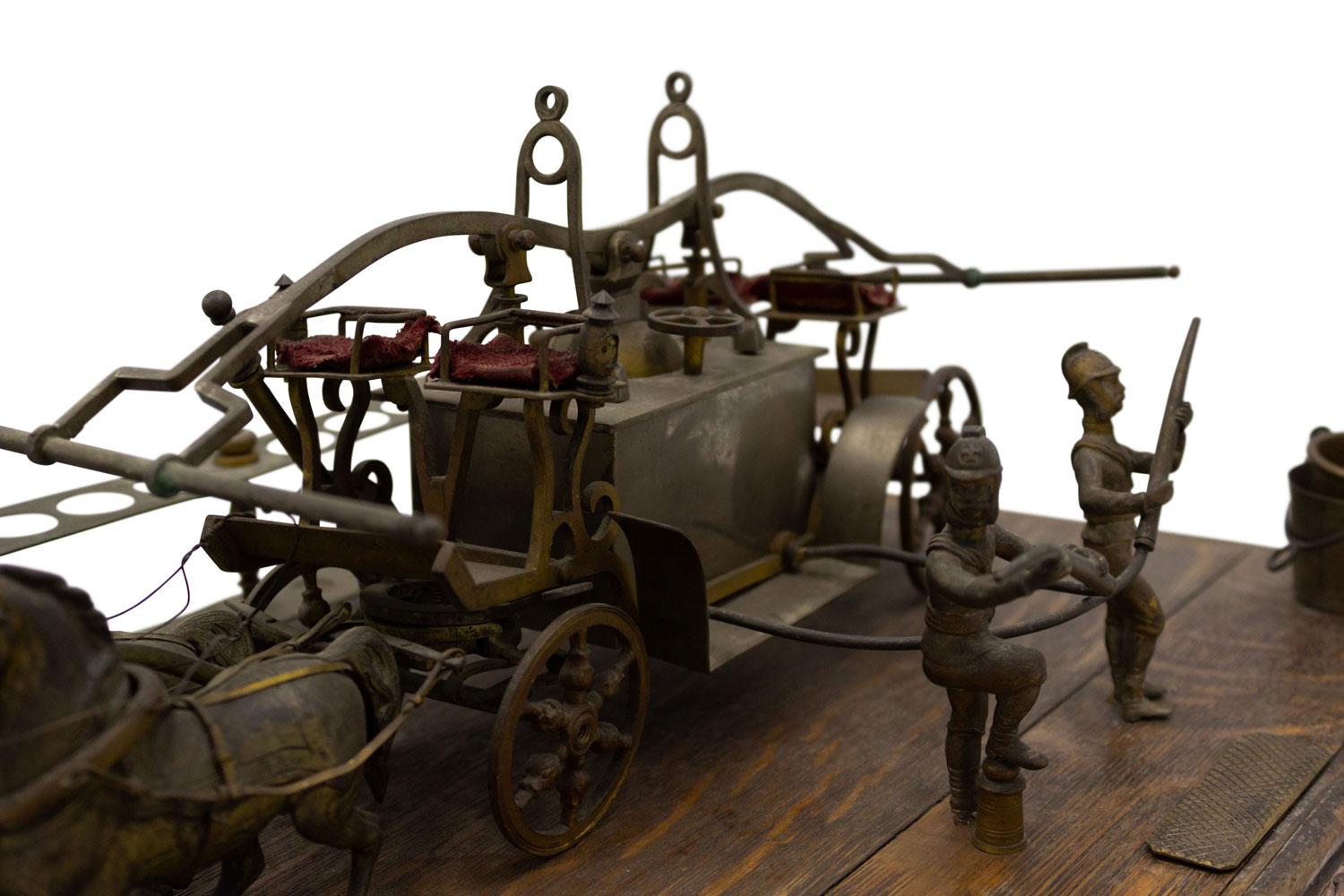 Abete English Victorian Smoking Stand with Carriage Figure in vendita