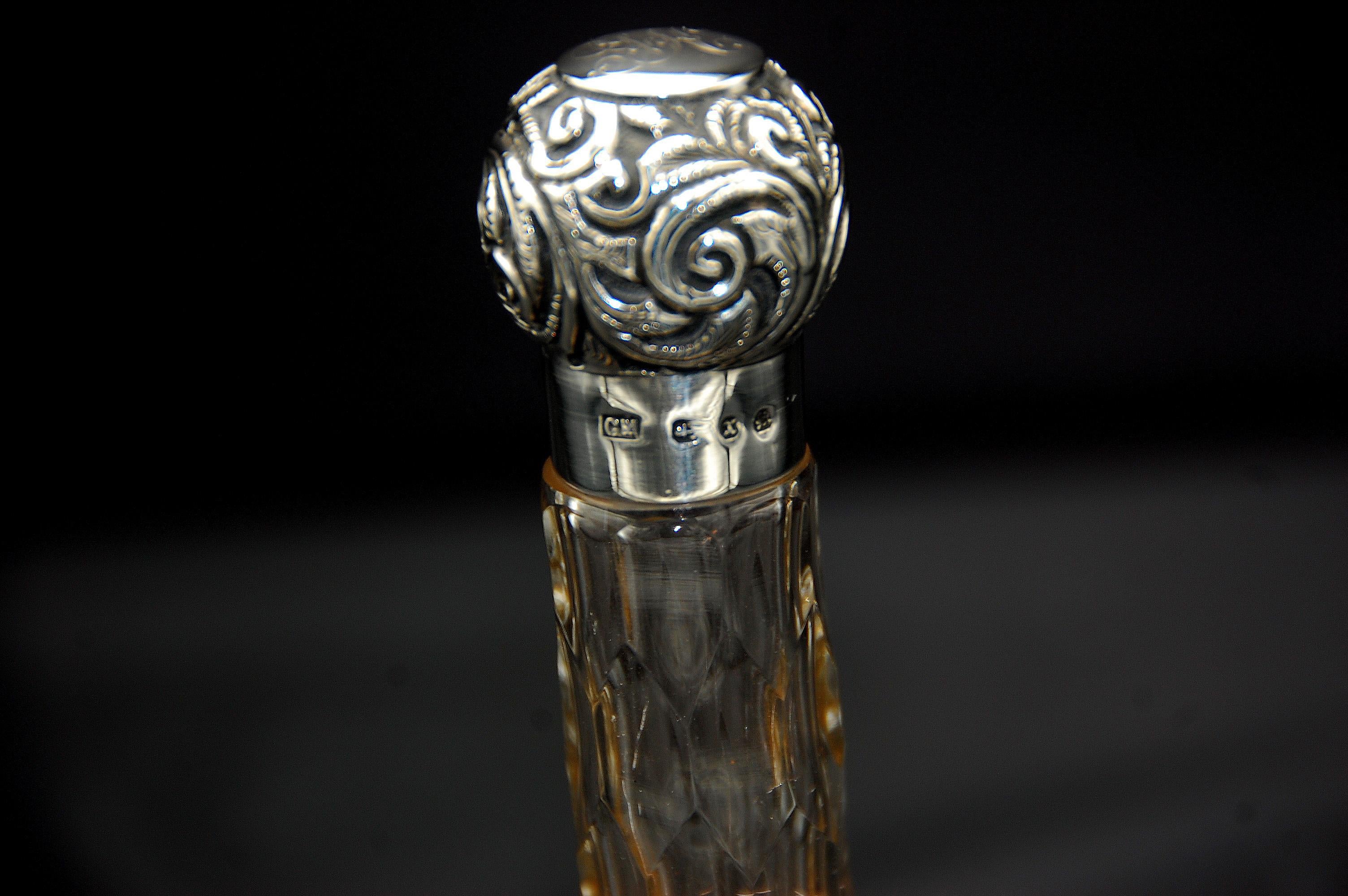 English Victorian Sterling Silver and Cut Glass Scent Bottle In Good Condition In Wells, ME