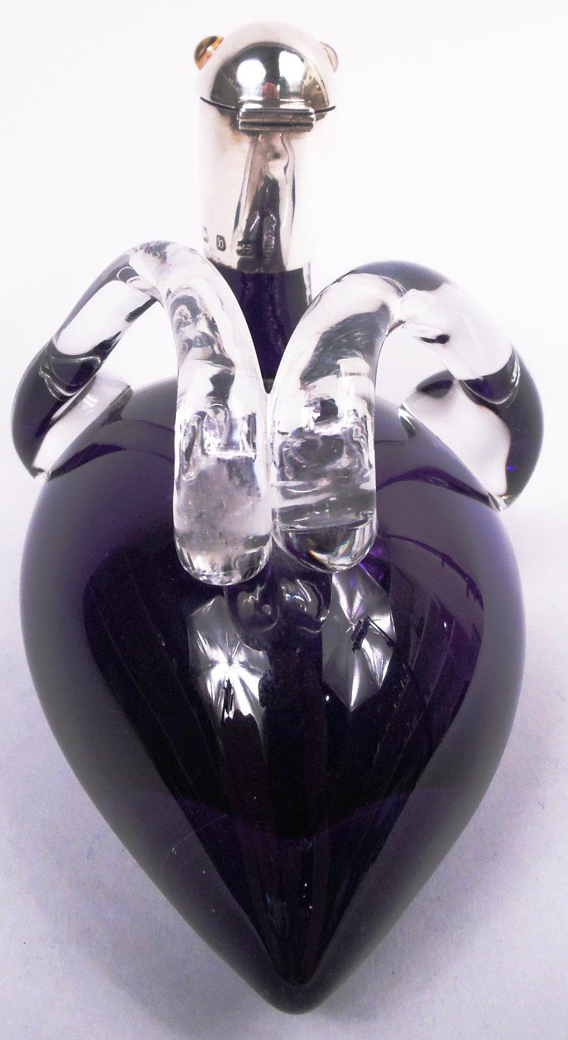 Decantador victoriano inglés de plata de ley y cristal con forma de pato, 1895 Victoriano en venta