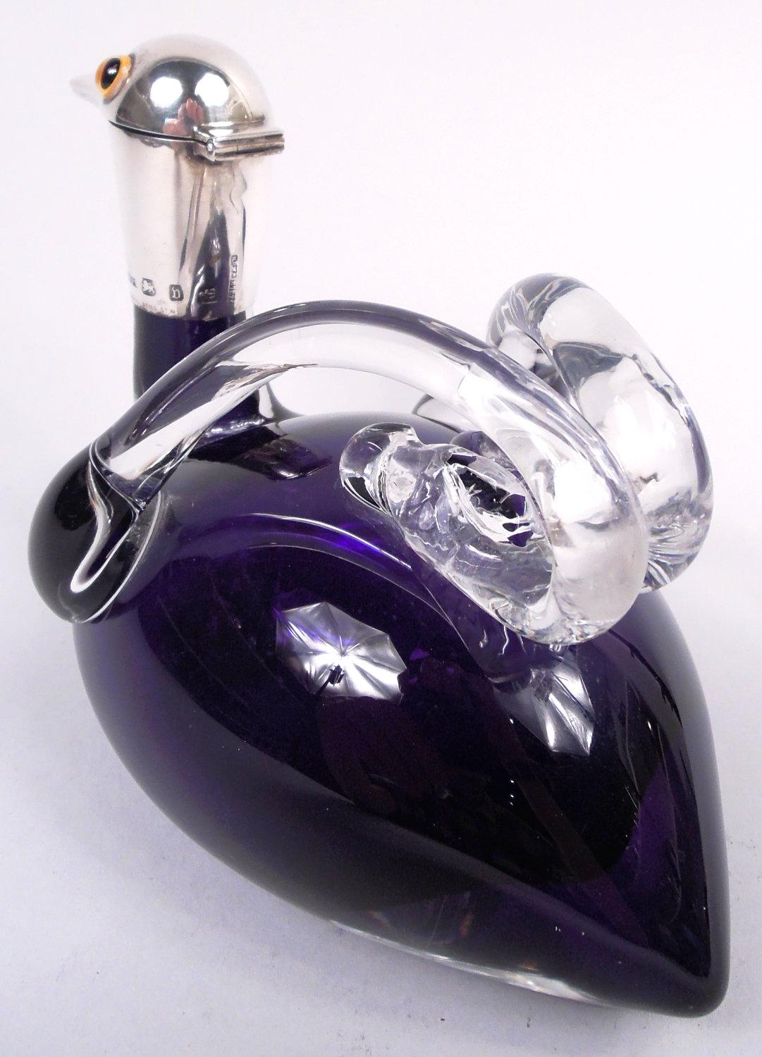 Decantador victoriano inglés de plata de ley y cristal con forma de pato, 1895 Británico en venta