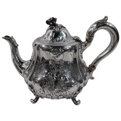 English Victorian Sterling Silver Teapot by Hunt & Roskell