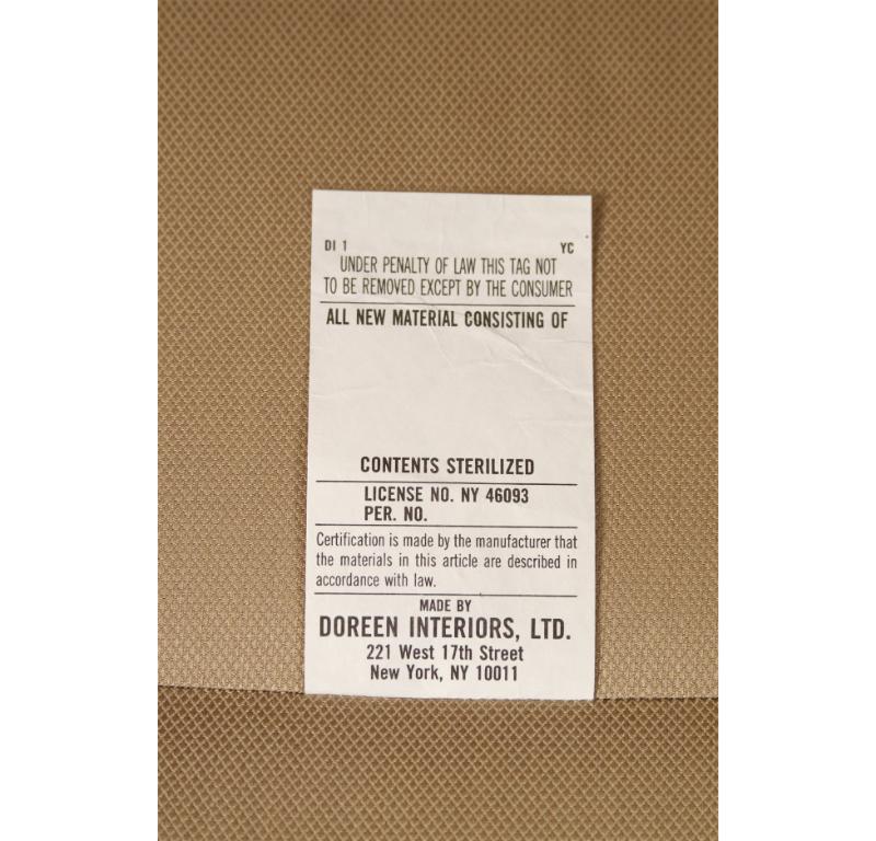 Fauteuil de style anglais victorien à baignoire frangée et touffetée beige en vente 5