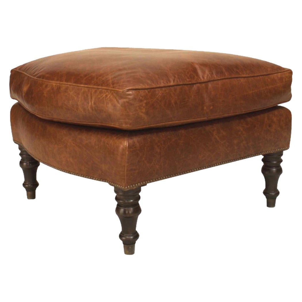 English Victorian Style Brown Leather Ottoman en vente