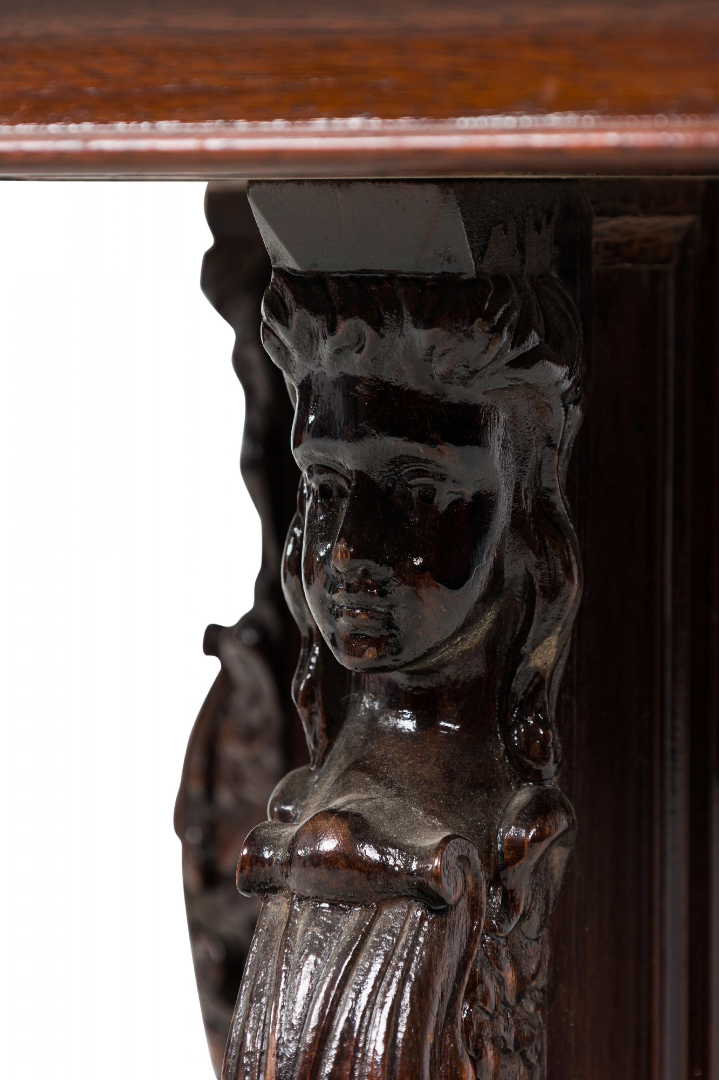 Sechseckiger Beistelltisch aus geschnitztem Mahagoni im englischen viktorianischen Stil (Holz) im Angebot
