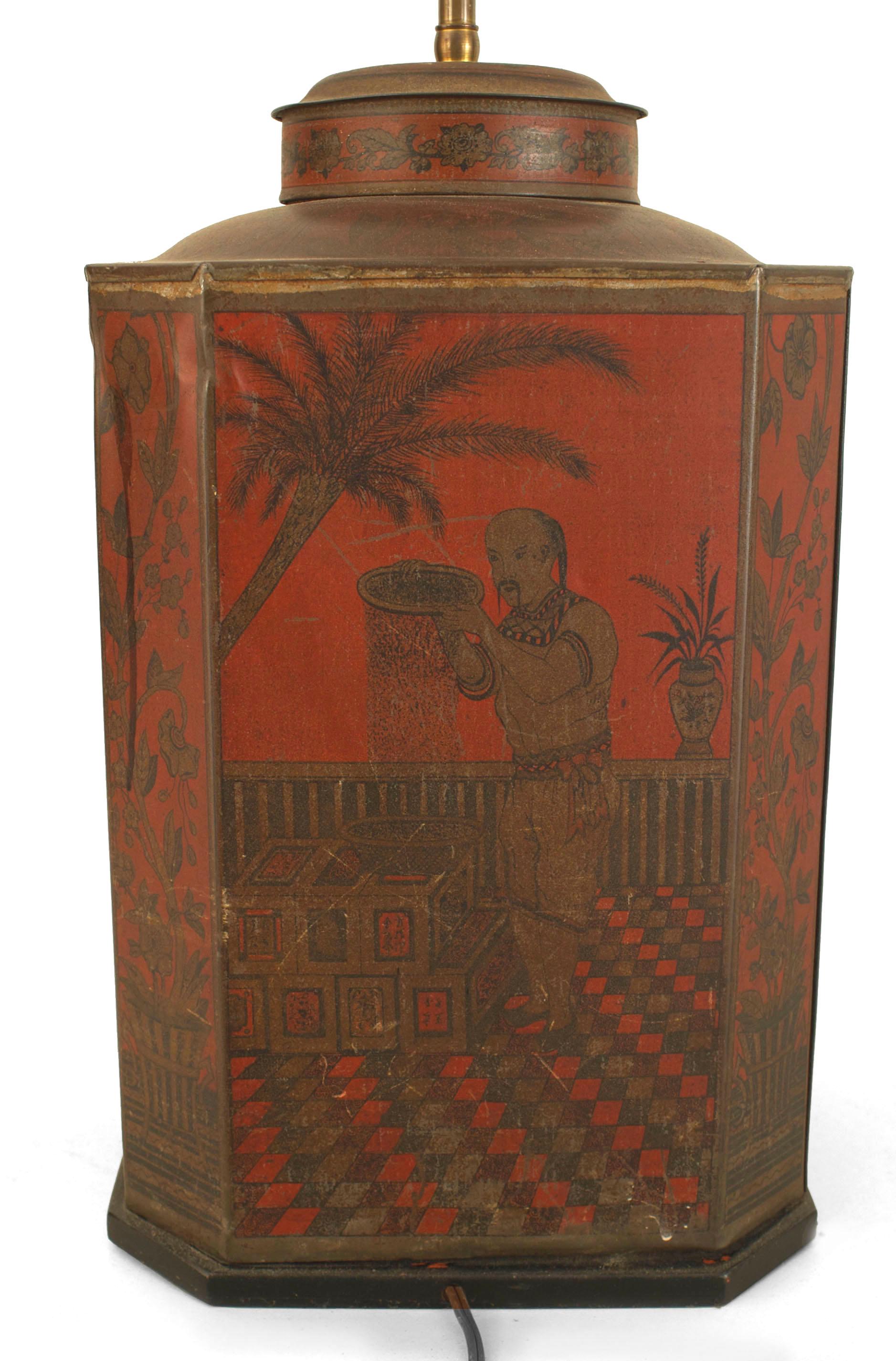 English Victorian Style Chinoiserie Red Tole Table Lamp In Good Condition For Sale In New York, NY