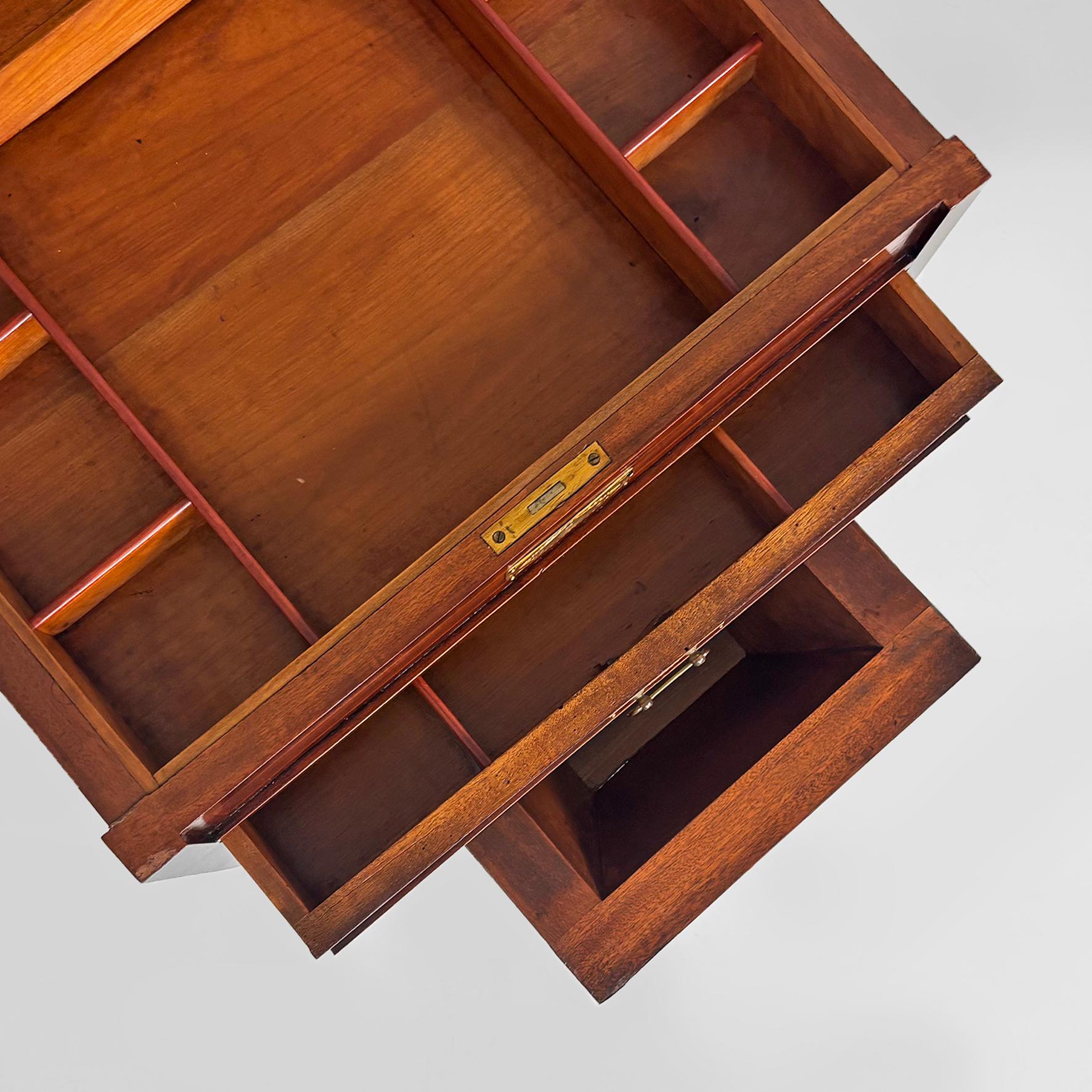 Console anglaise de style victorien en bois avec miroir et tiroirs, années 1930 en vente 3