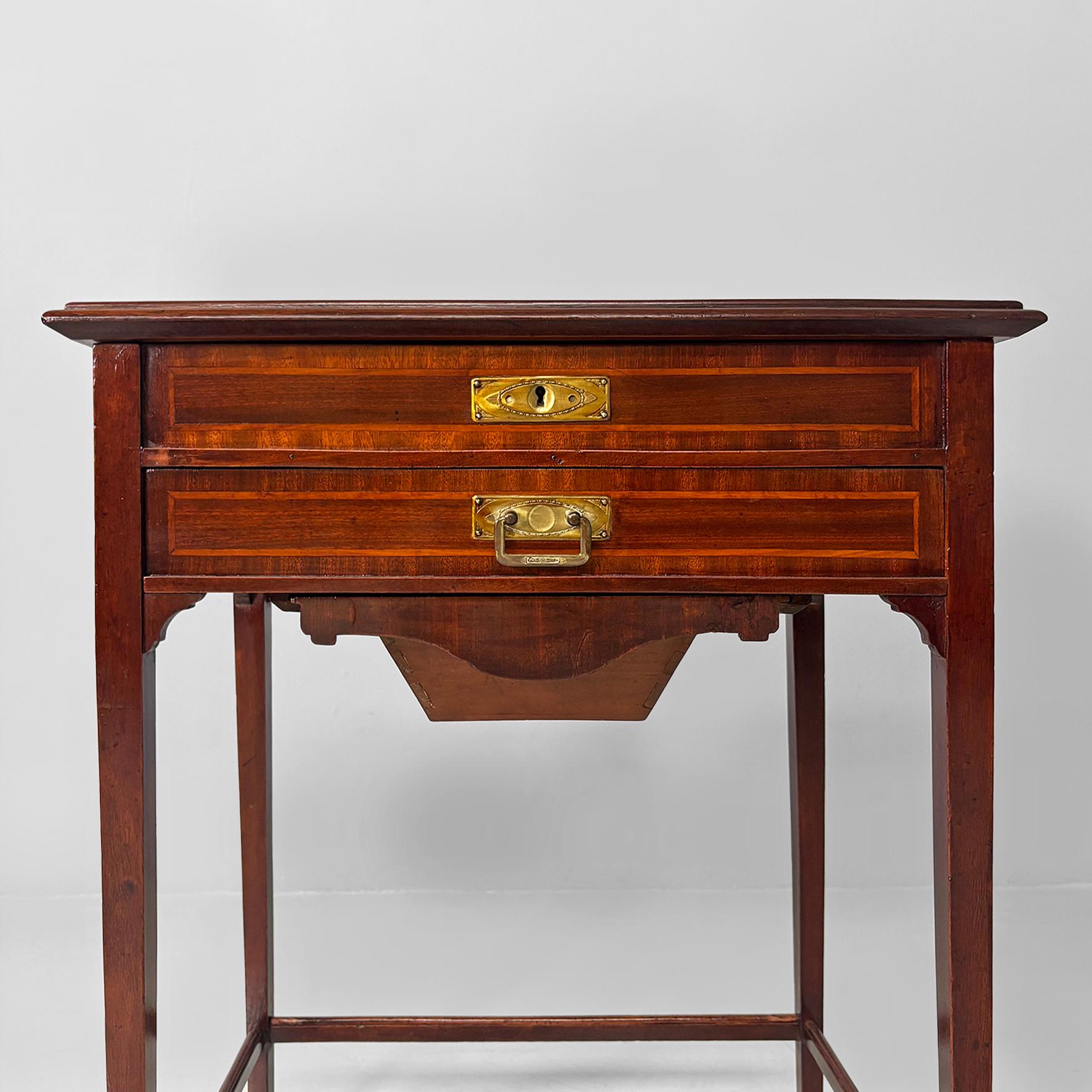 Console anglaise de style victorien en bois avec miroir et tiroirs, années 1930 en vente 6