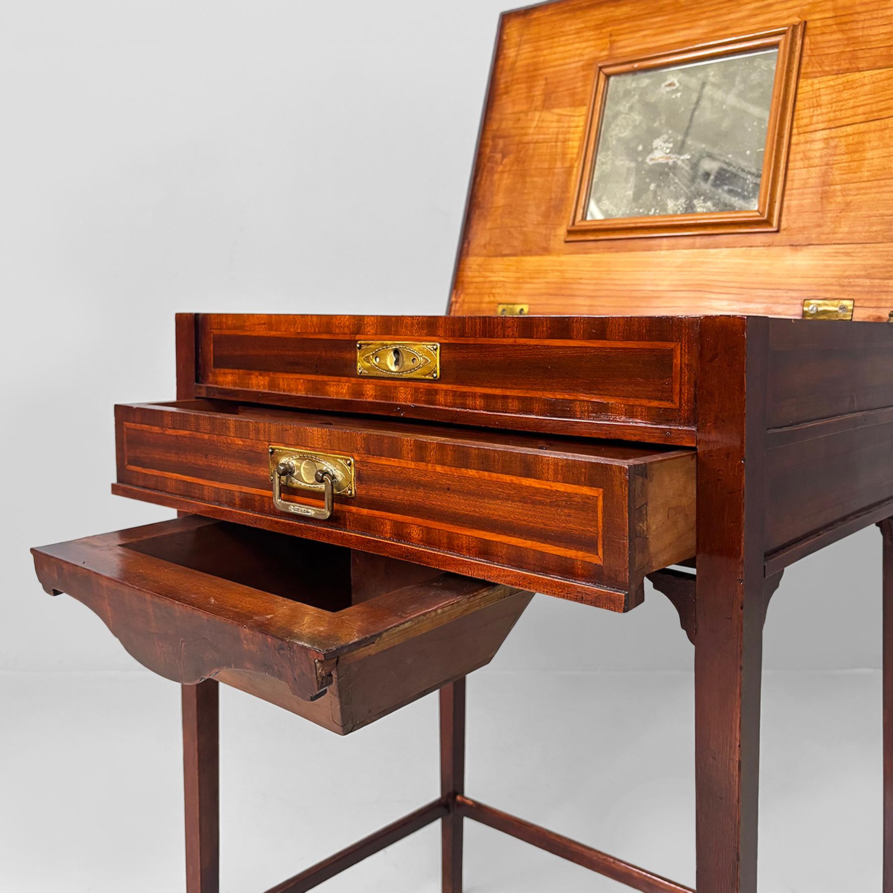 Console anglaise de style victorien en bois avec miroir et tiroirs, années 1930 en vente 2