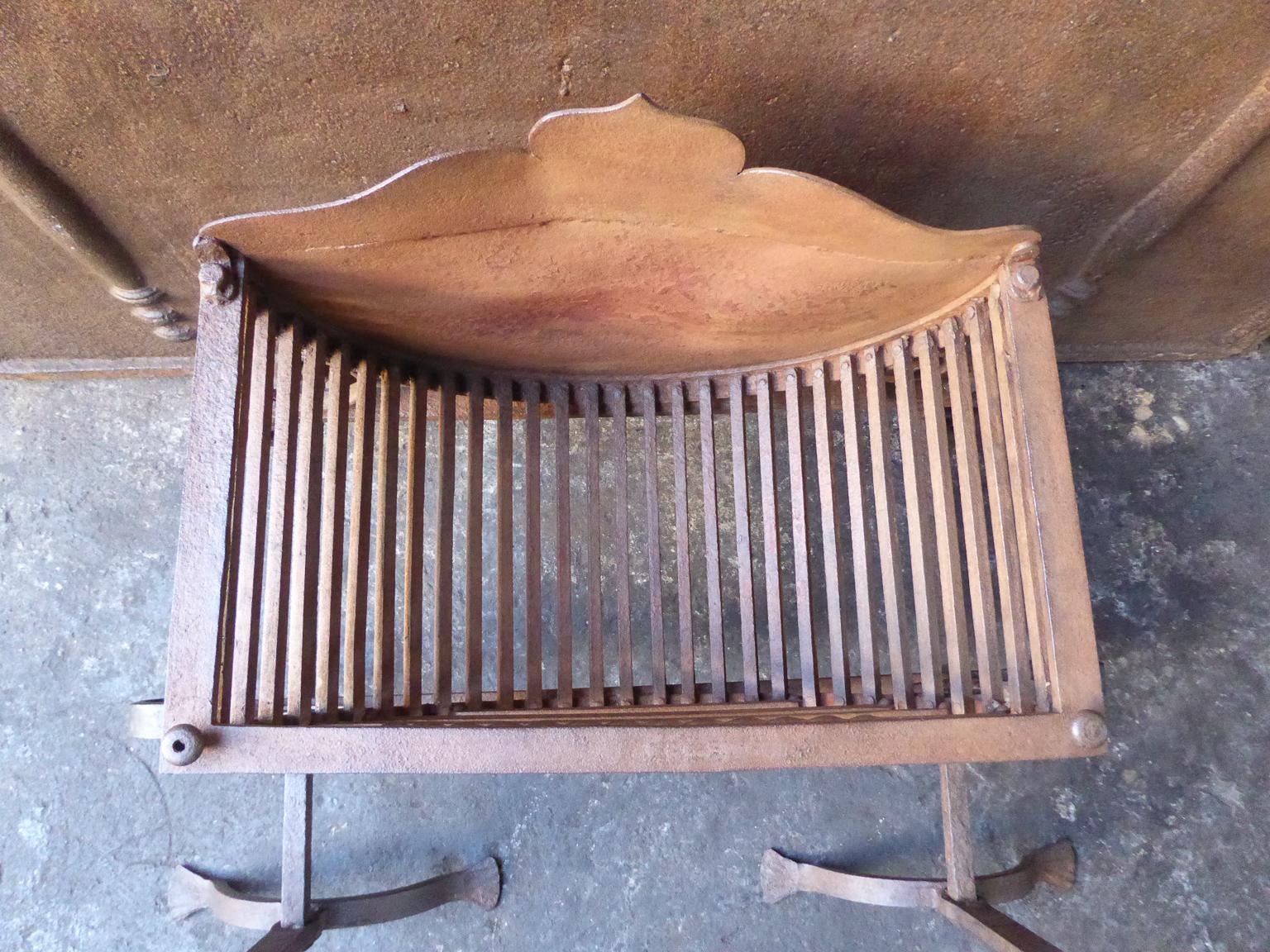 English Victorian Style Fireplace Grate, Fire Grate For Sale 4