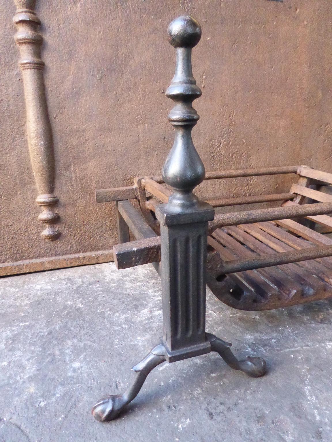 English Victorian Style Fireplace Grate, Fire Grate In Good Condition In Amerongen, NL