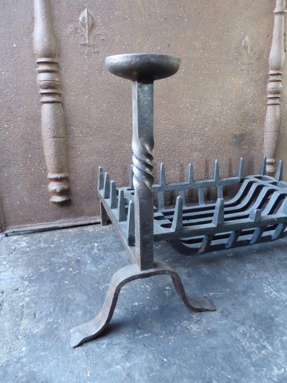 English Victorian Style Fireplace Grate or Fire Grate In Good Condition In Amerongen, NL