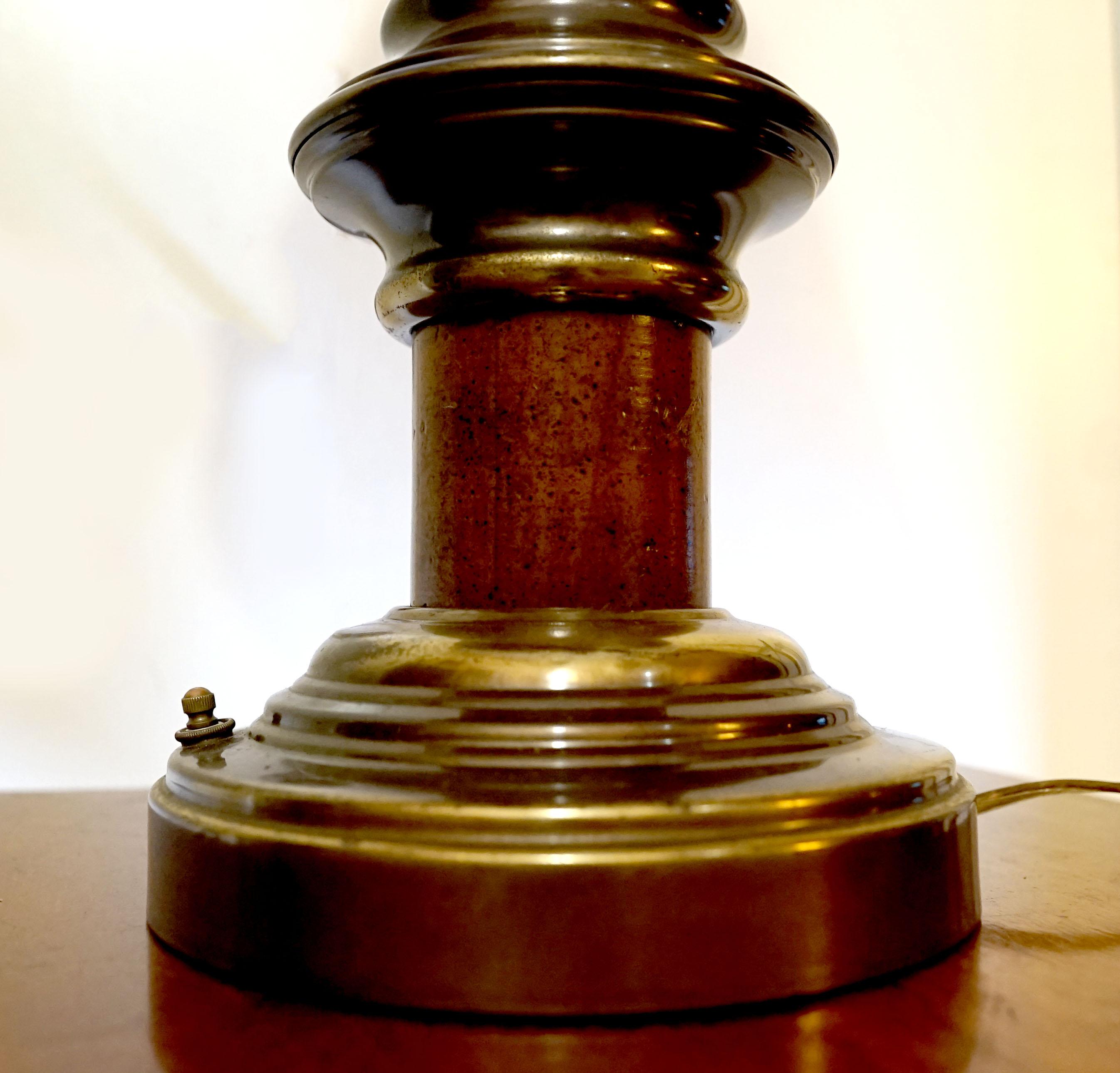 English Victorian Style Iron and Brass Desk Lamp In Good Condition For Sale In Lomita, CA