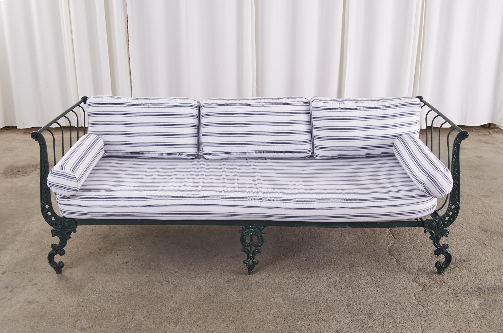 victorian style daybed