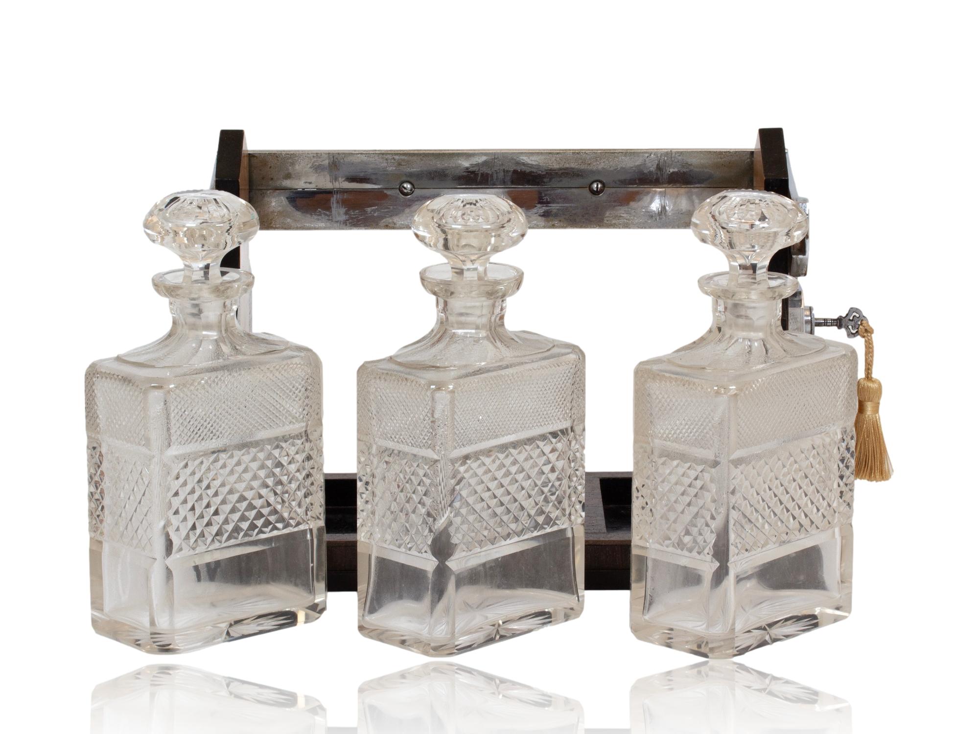 English Victorian Tantalus by George Betjemann & Sons (Hochviktorianisch) im Angebot