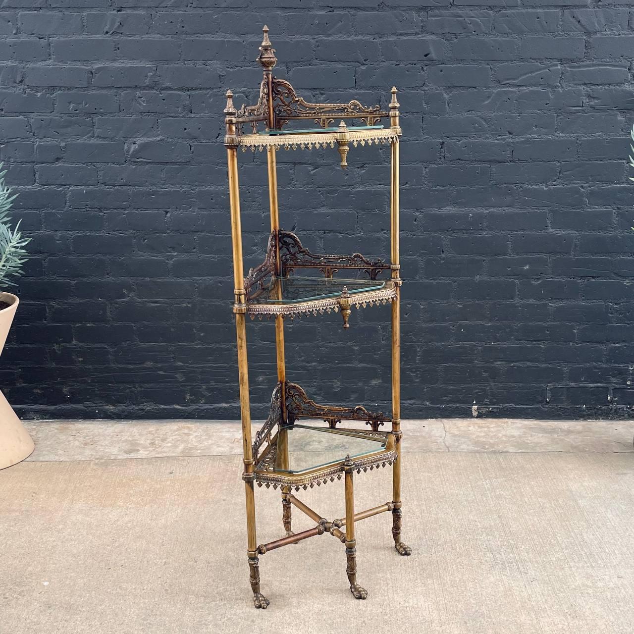 English Victorian Tier Brass & Glass Etagere Corner Shelf

Country: American
Materials: Brass, Glass
Style: Antique
Year: 1940’s

$2,895

Dimensions:
65.25”H x 23”W x 17”D