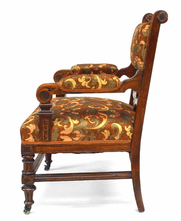 English Victorian Upholstered Armchair In Good Condition For Sale In Queens, NY