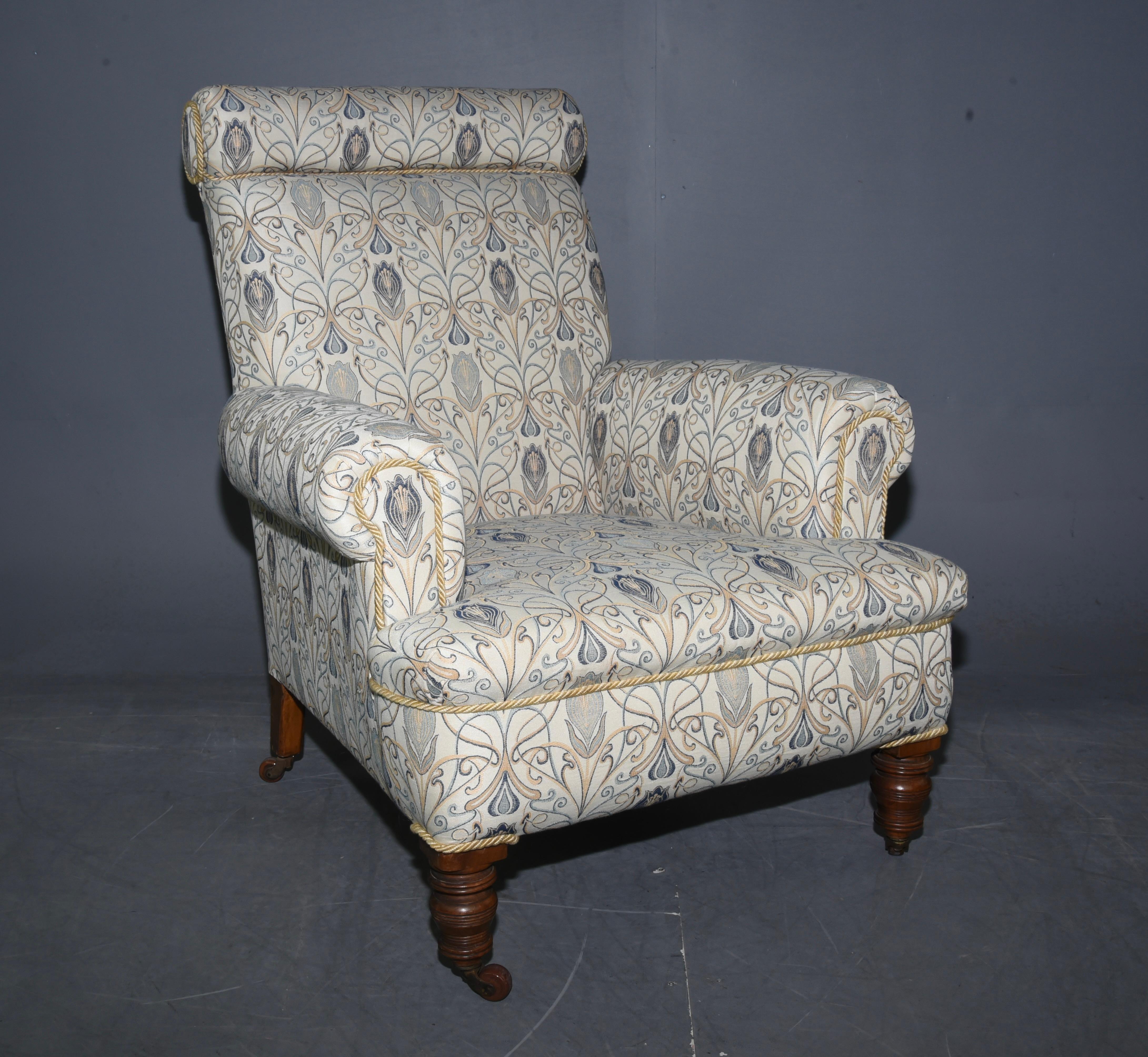 English Victorian Upholstered Arm Chair In Good Condition In Chelmsford, GB