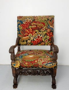 Fauteuil victorien anglais en noyer, pieds en pattes de lion, fin du 19e siècle