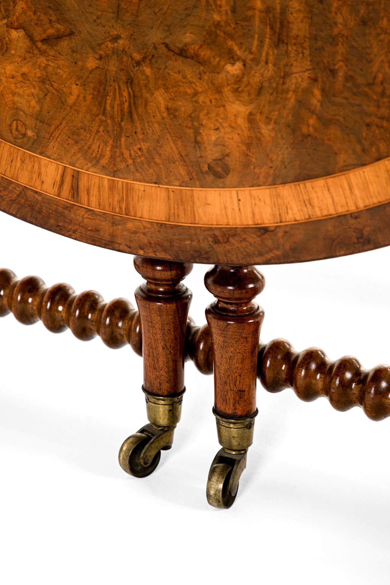 English Victorian Walnut Sutherland Table For Sale 3