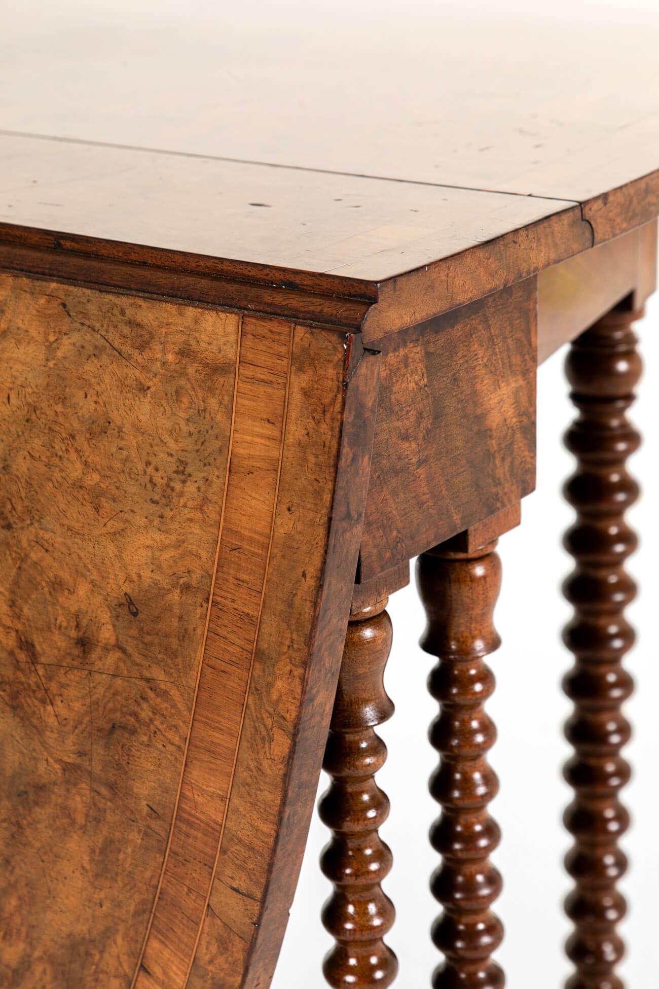 English Victorian Walnut Sutherland Table For Sale 5