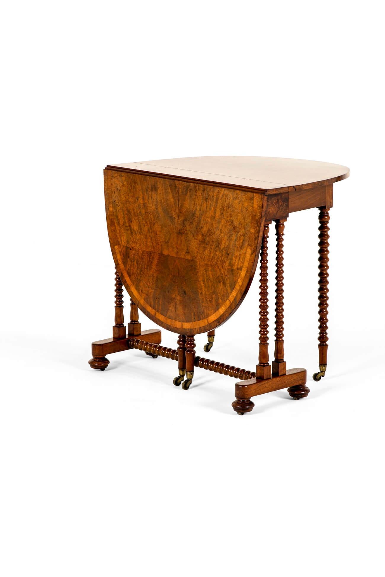 English Victorian Walnut Sutherland Table For Sale 1