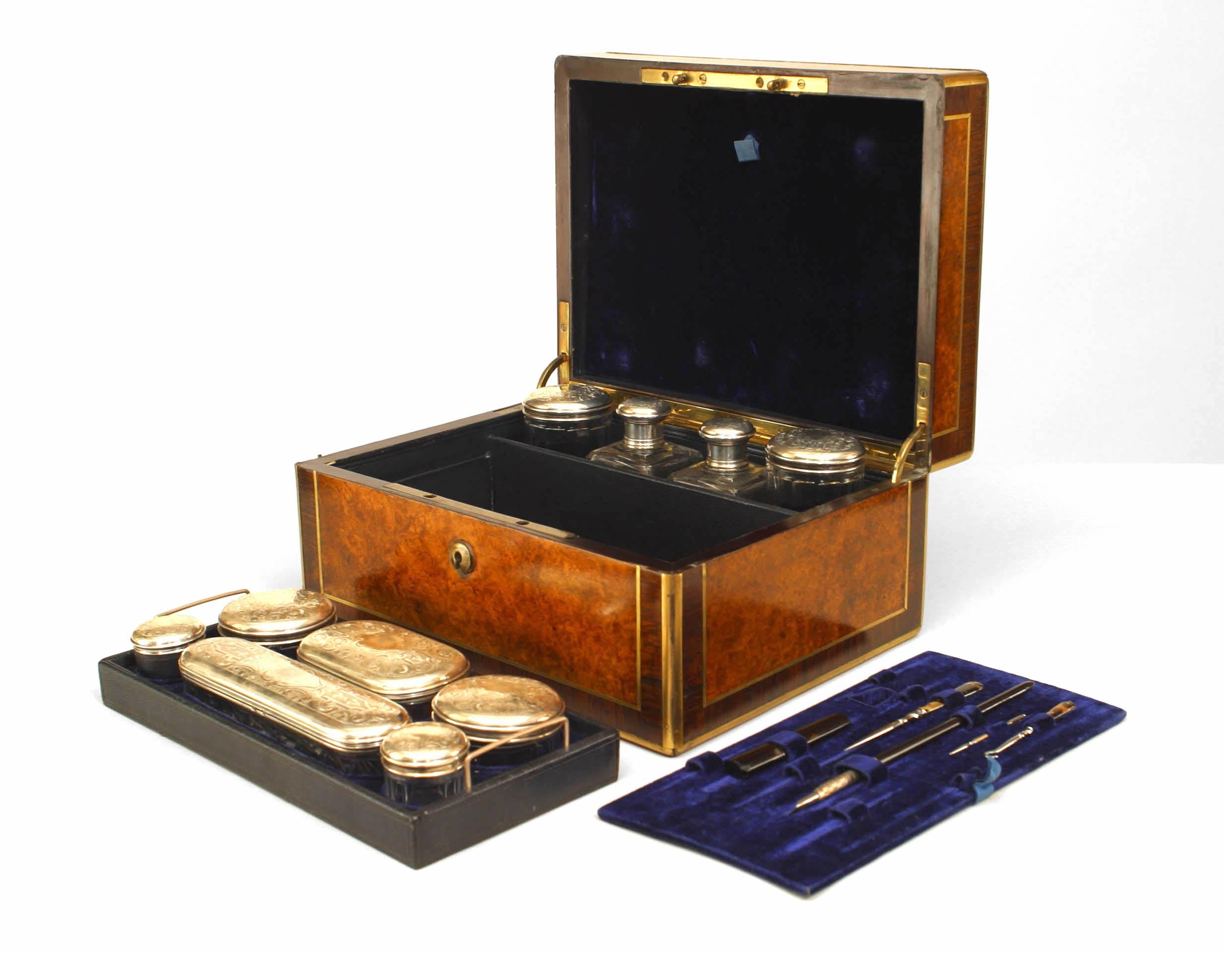 Inlay English Victorian Wanlnut and Rosewood Makeup Travel Case For Sale