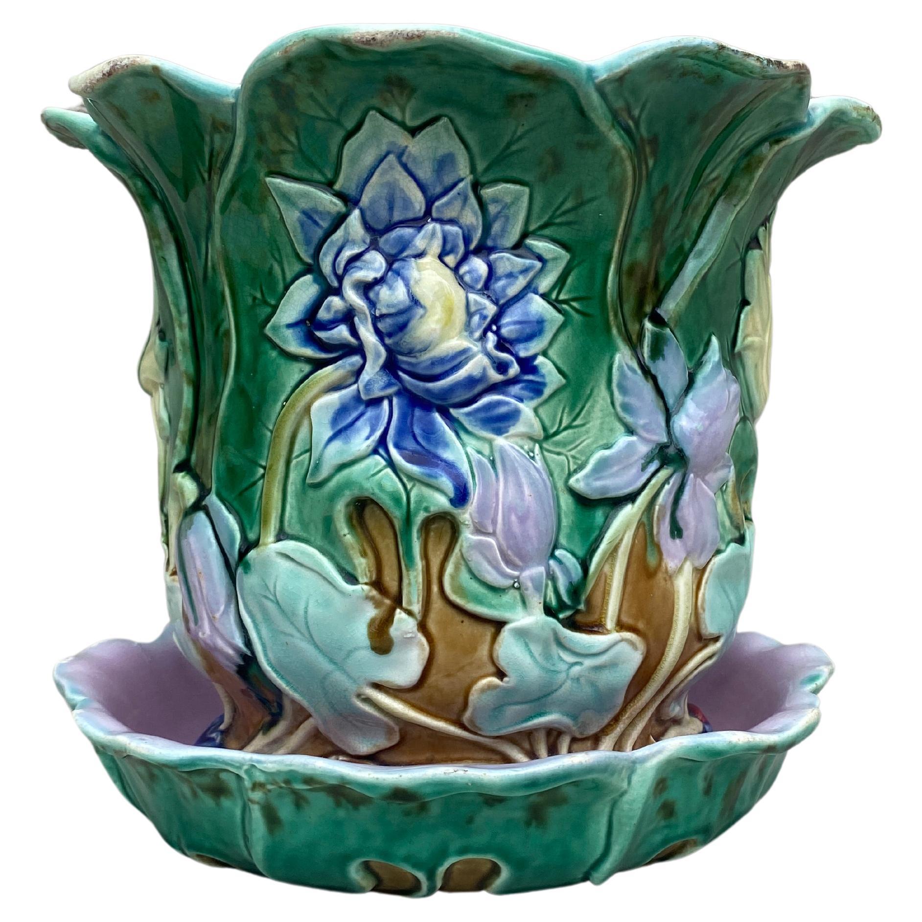 British English Victorian Majolica Water Lily Jardinière, circa 1880 For Sale