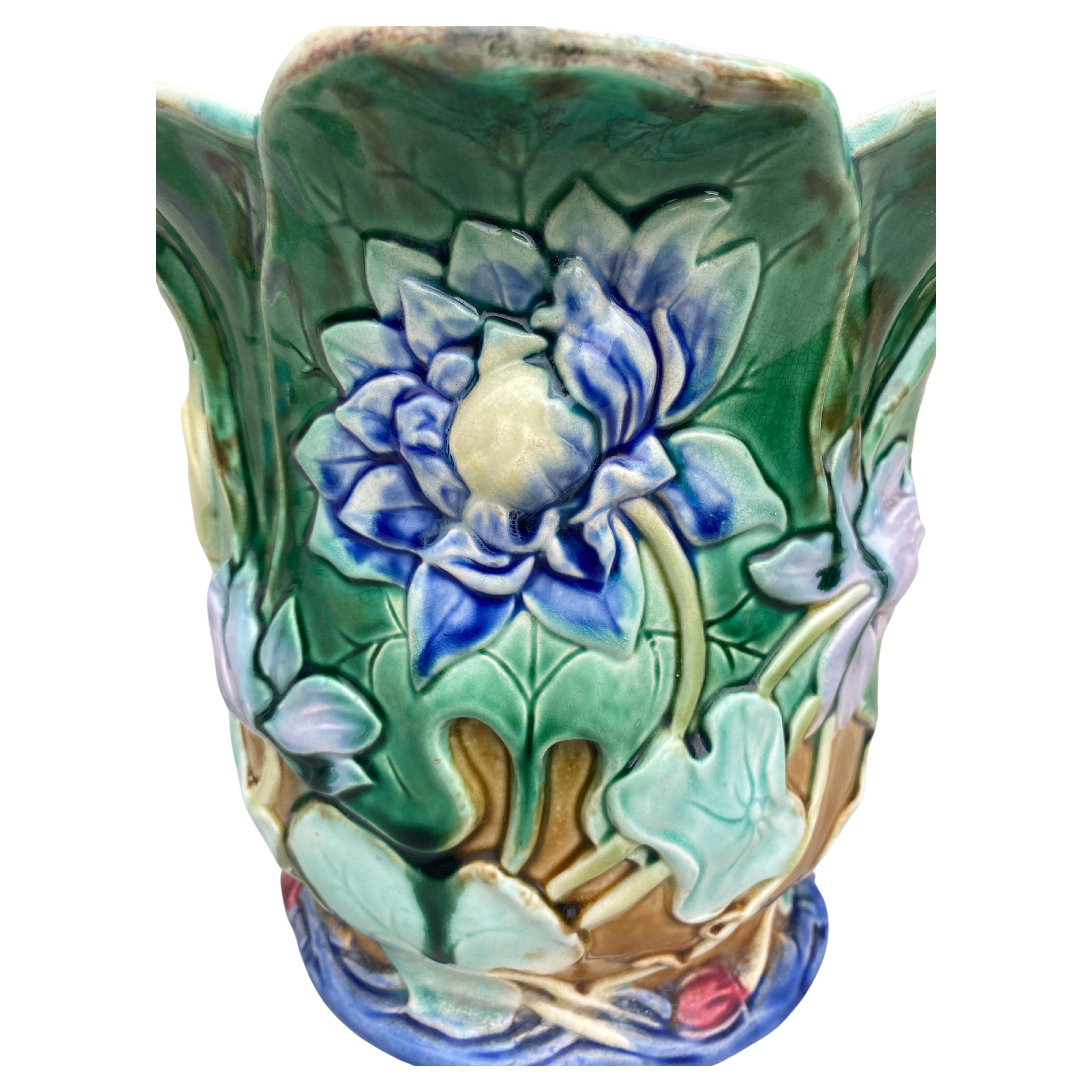 English Victorian Majolica Water Lily Jardinière, circa 1880 For Sale 2