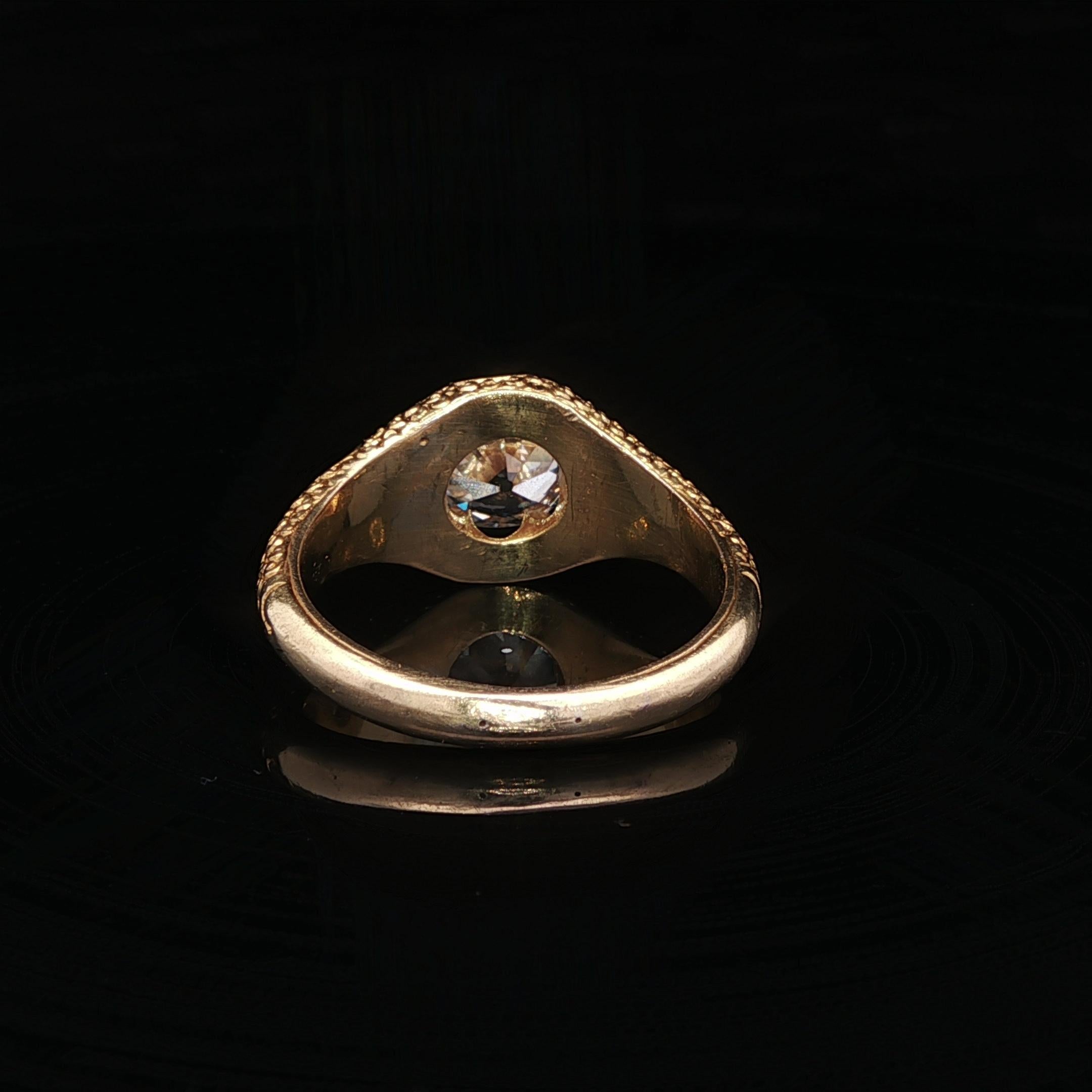 Englischer viktorianischer Gelbgold GIA 1,68ct Diamant Solitär Strukturierter Belcher Ring im Zustand „Hervorragend“ im Angebot in Montclair, NJ