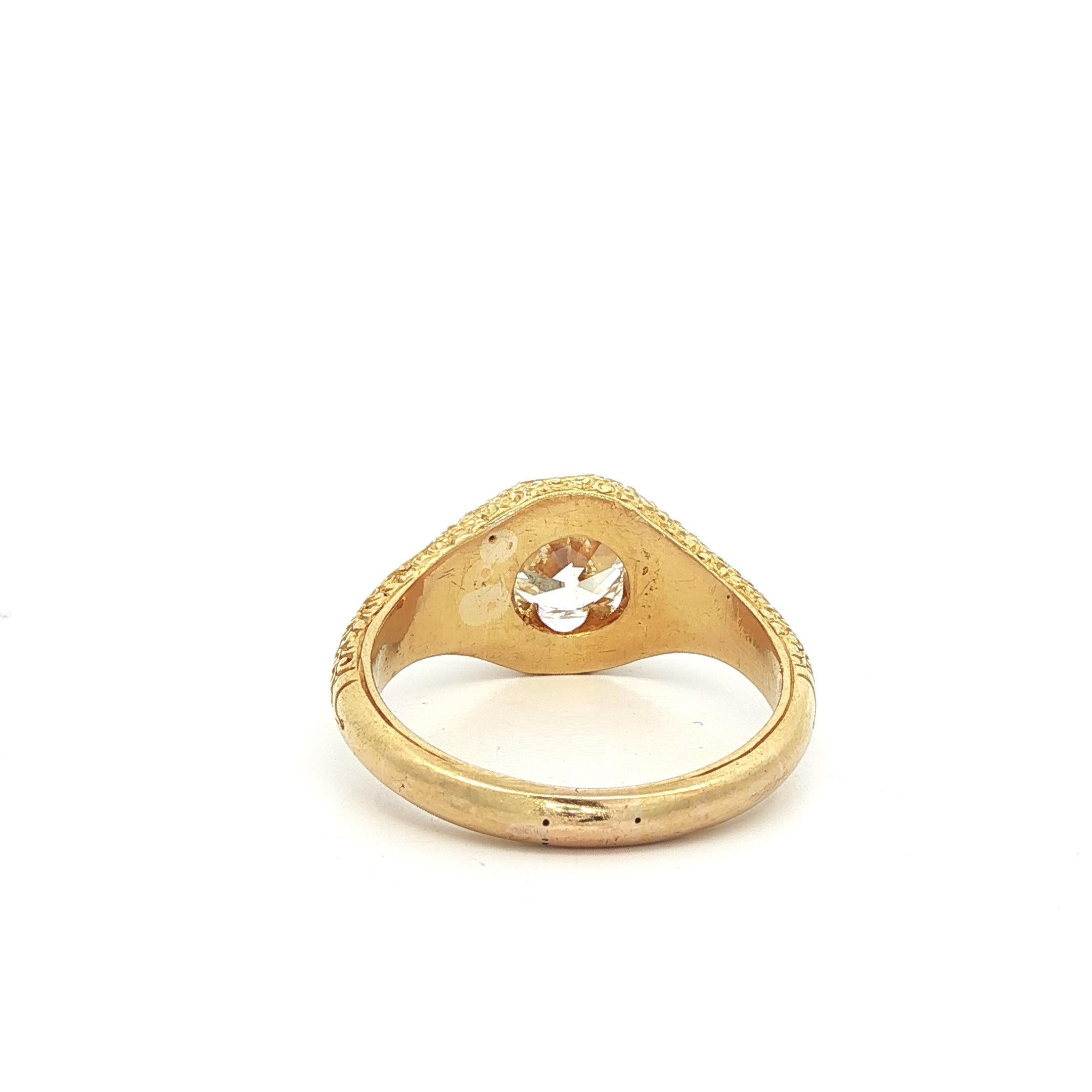 Englischer viktorianischer Gelbgold GIA 1,68ct Diamant Solitär Strukturierter Belcher Ring im Angebot 1
