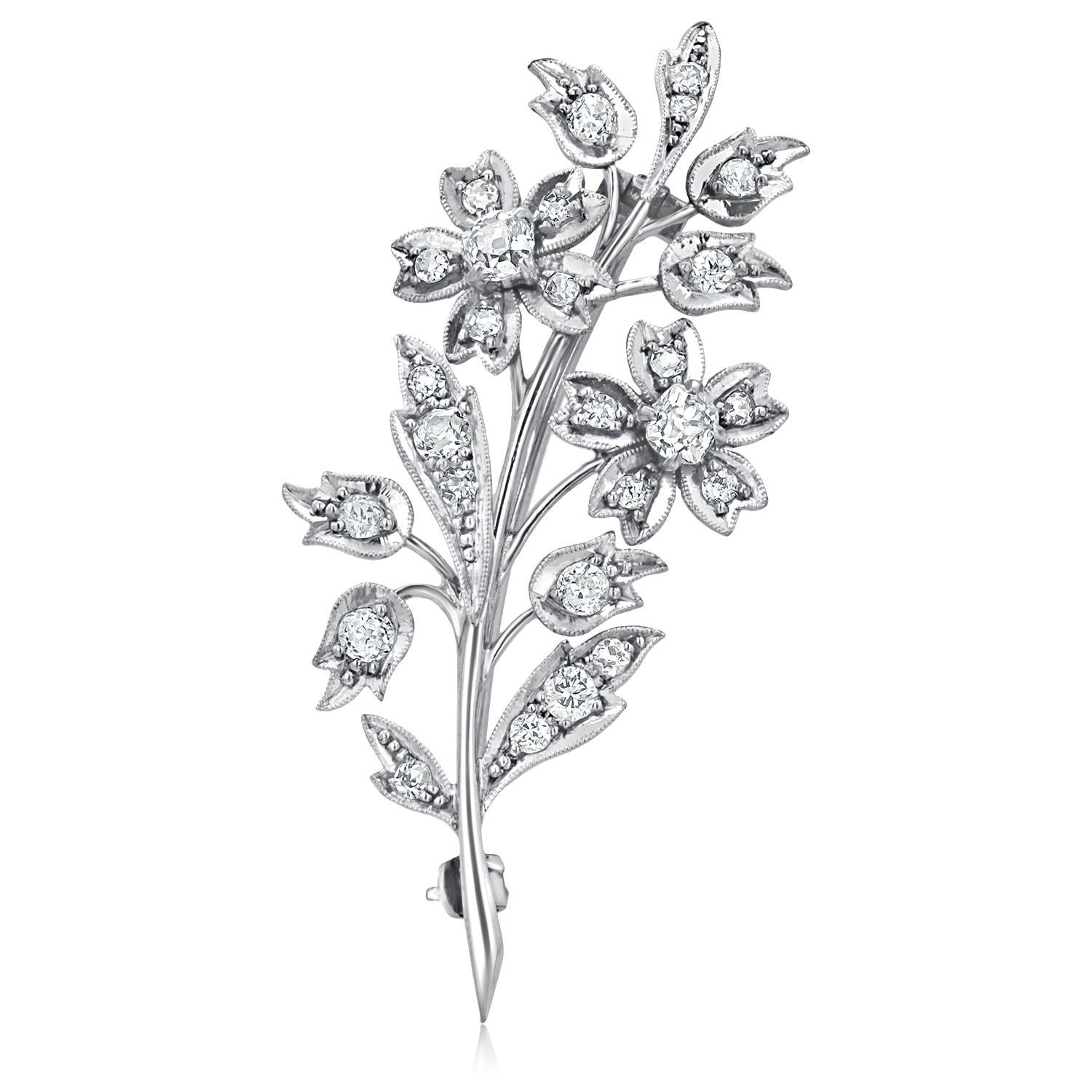 English Vintage 18 Karat White Gold Diamond 1 Carat Flower 2.2 Inch Long Brooch  In Good Condition For Sale In New York, NY