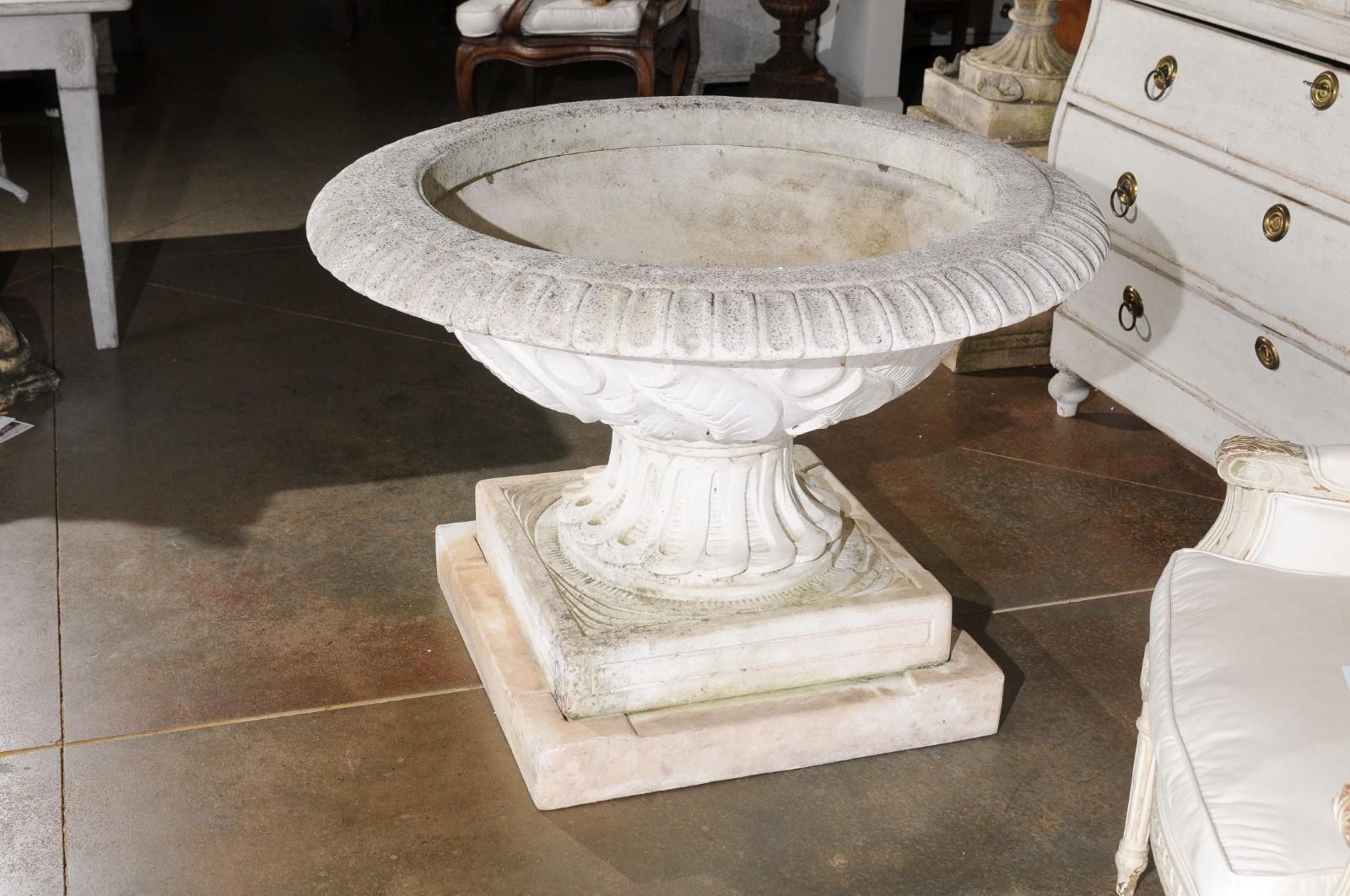 English Vintage 20th Century Cast Stone Fountain with Scoop and Foliage Motifs For Sale 6