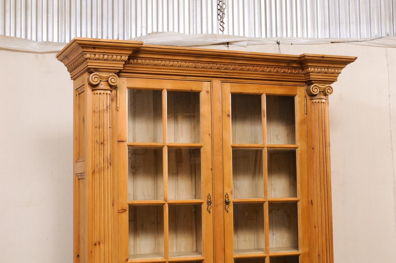 20th Century English Vintage Display & Storage Cabinet w/Carved Iconic Columns For Sale