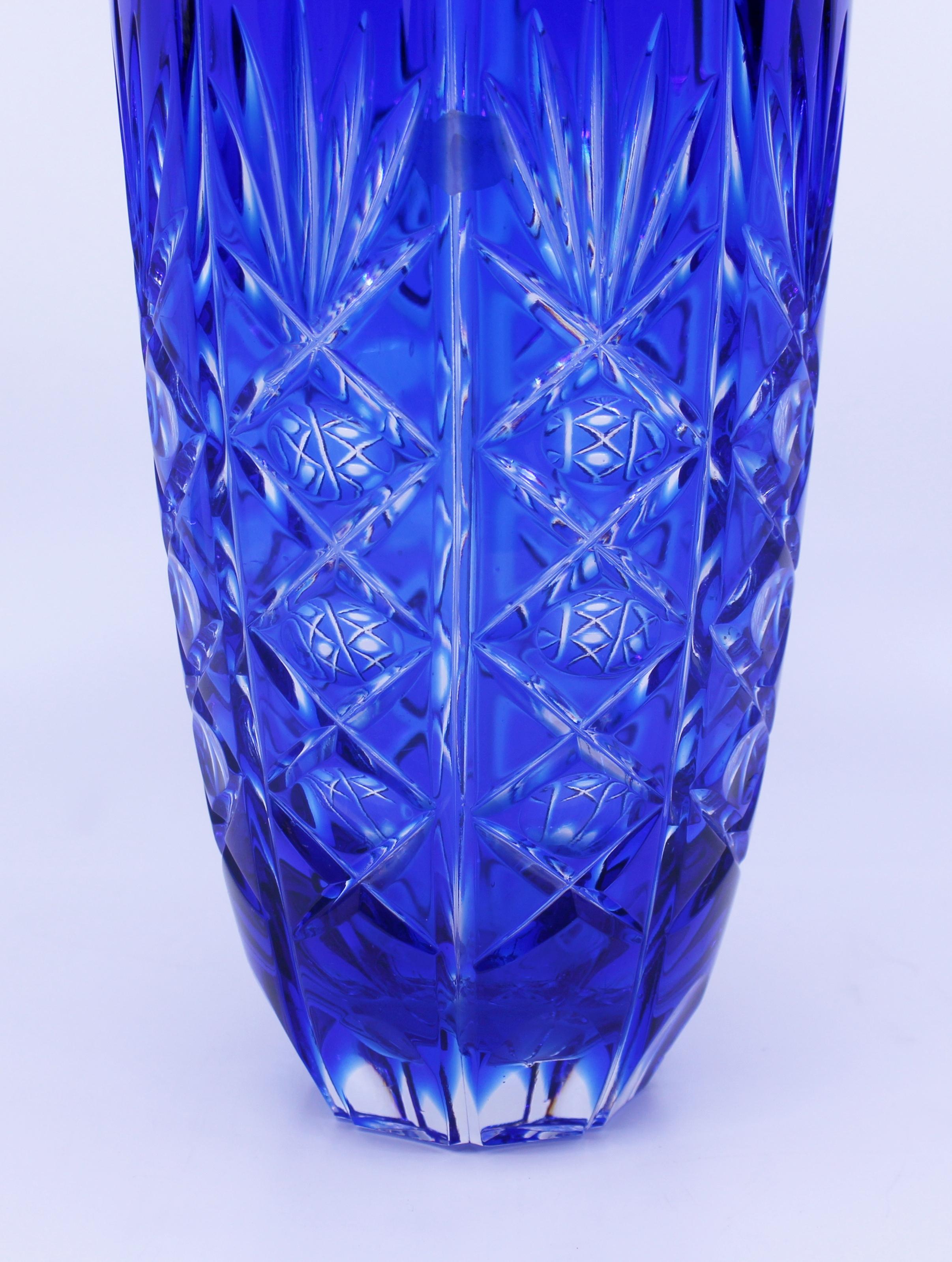 20th Century English Vintage Blue Overlay Crystal Glass Vase For Sale