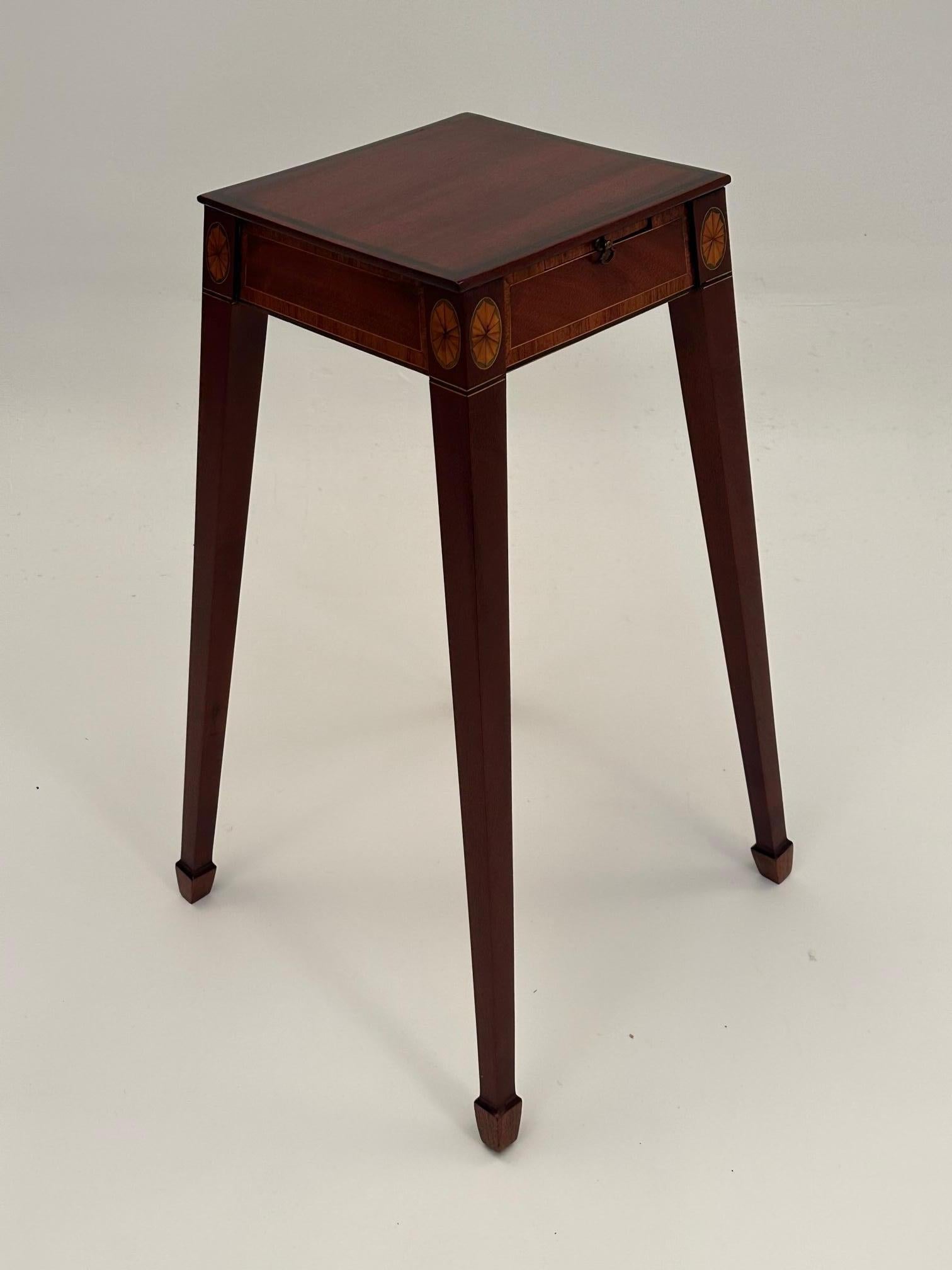 English Vintage Mahogany & Satinwood Stand End Table with Candle Slide In Good Condition For Sale In Hopewell, NJ