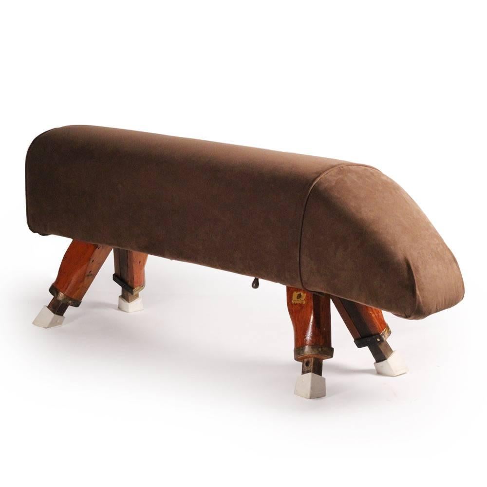 English Vintage Pommel Horse reupholstered in Suede and repurposed as a bench For Sale 10