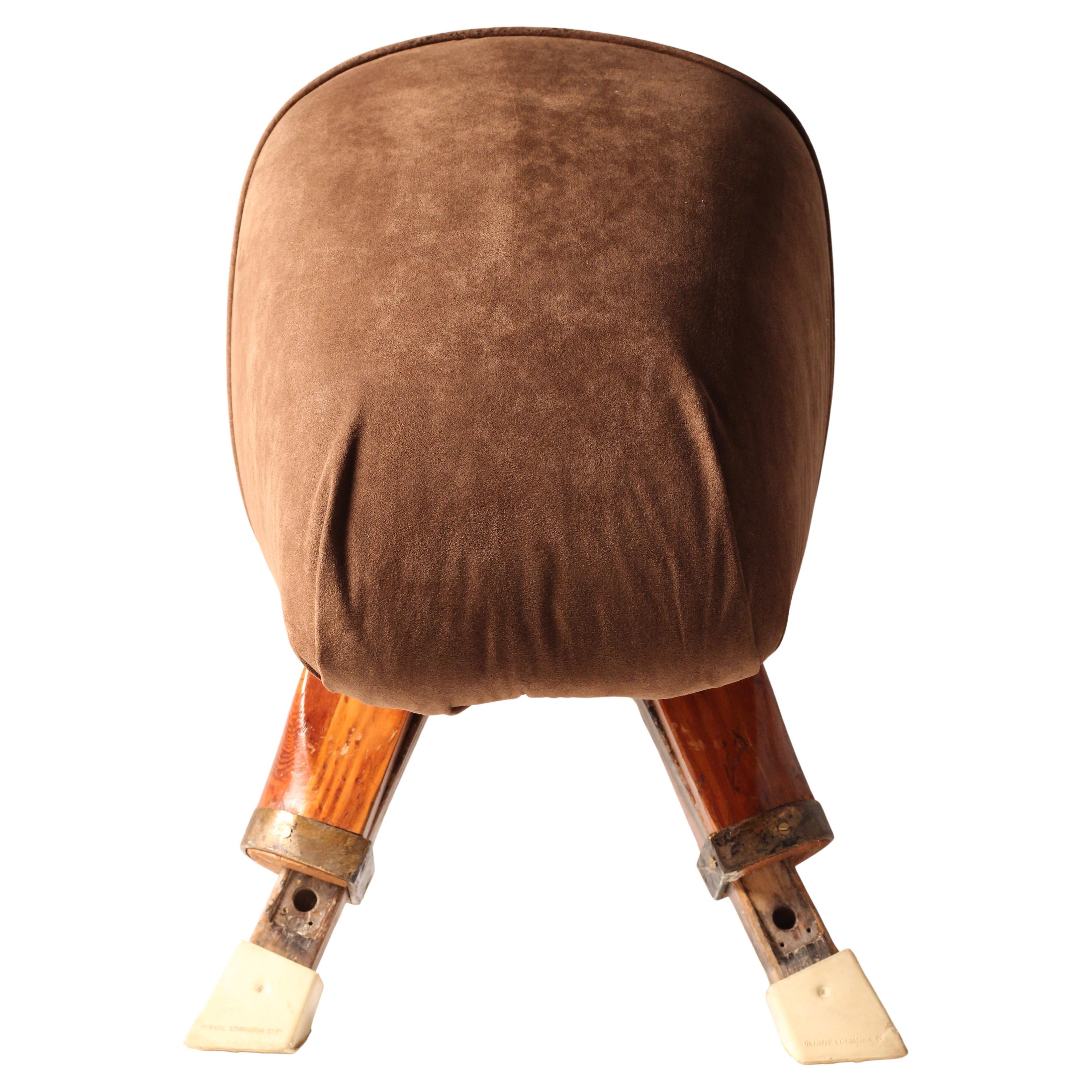 English Vintage Pommel Horse reupholstered in Suede and repurposed as a bench For Sale 4