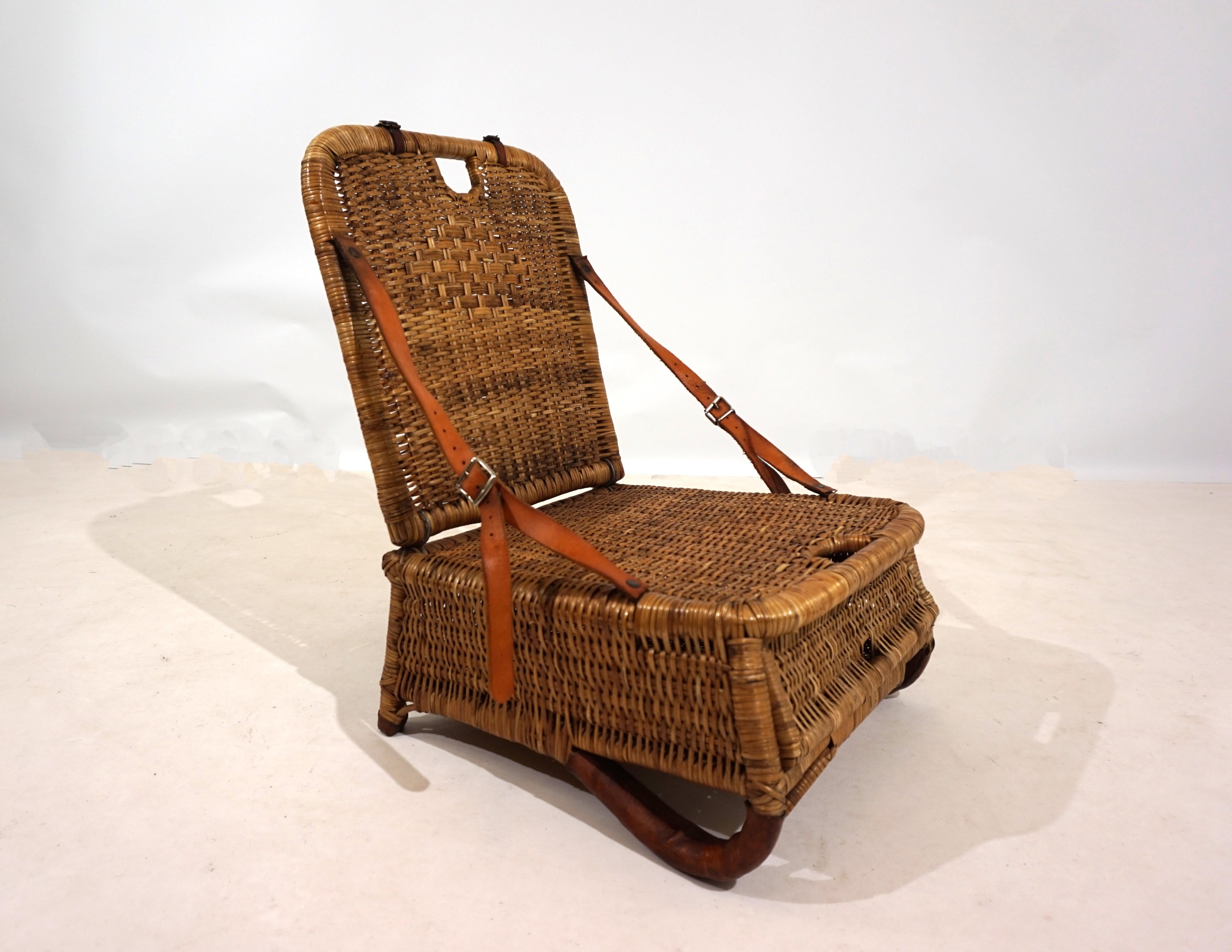 English vintage rattan beach chair For Sale 10